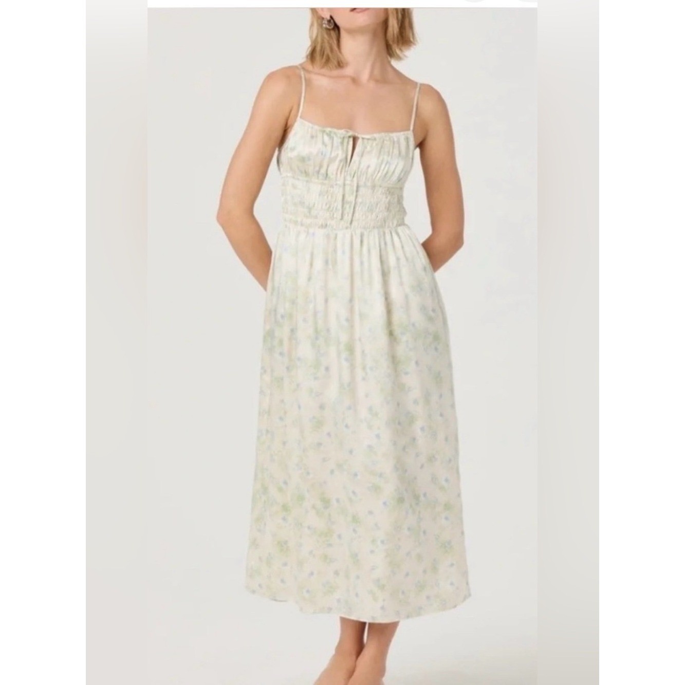 ASTR THE LABEL | Zole Floral Smocked Stain Midi Dress in Pale Cream S
