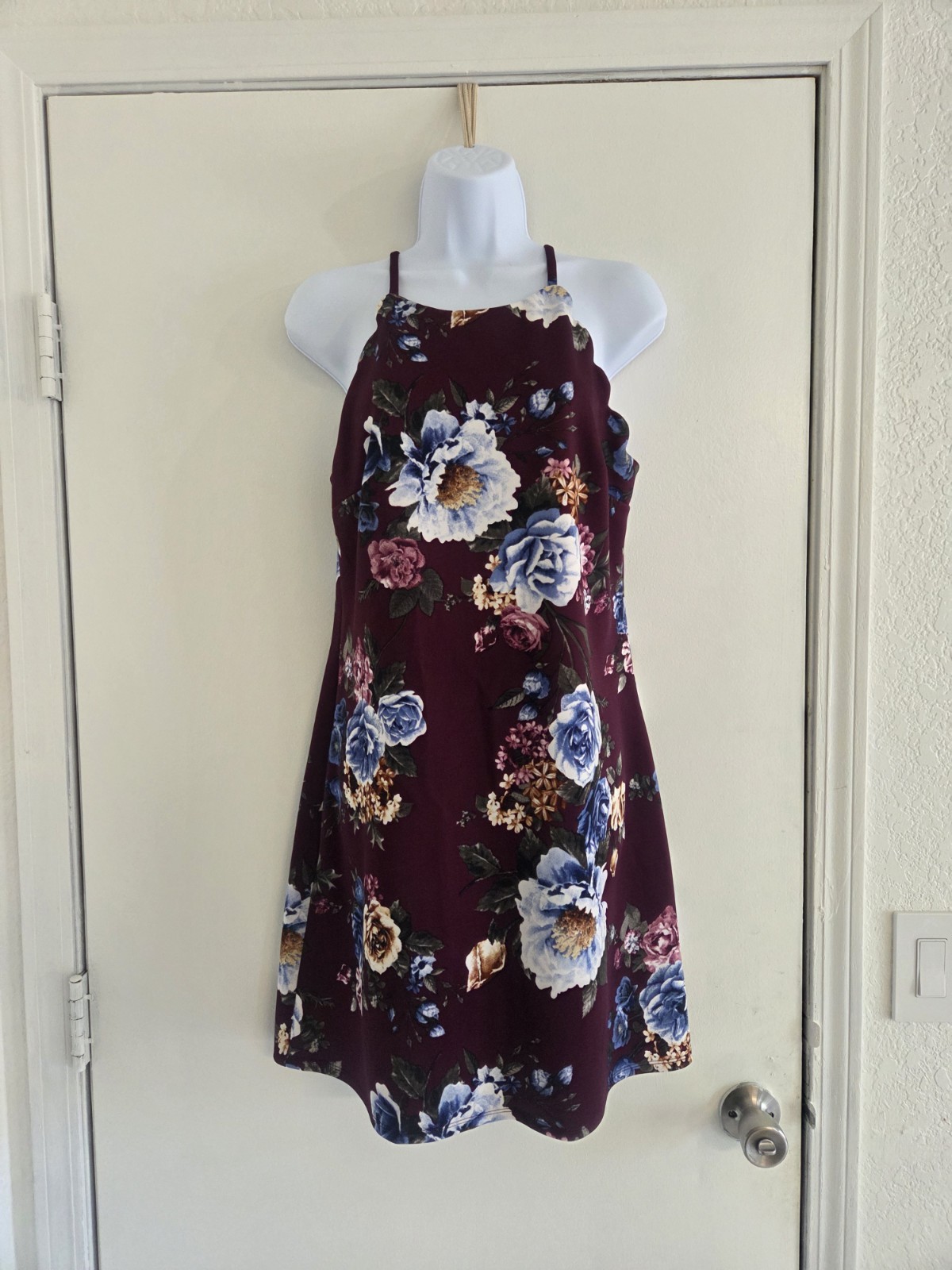 IZ Byer Burgundy Floral Halter Sleeveless A-Line Mini Dress Women’s Size L