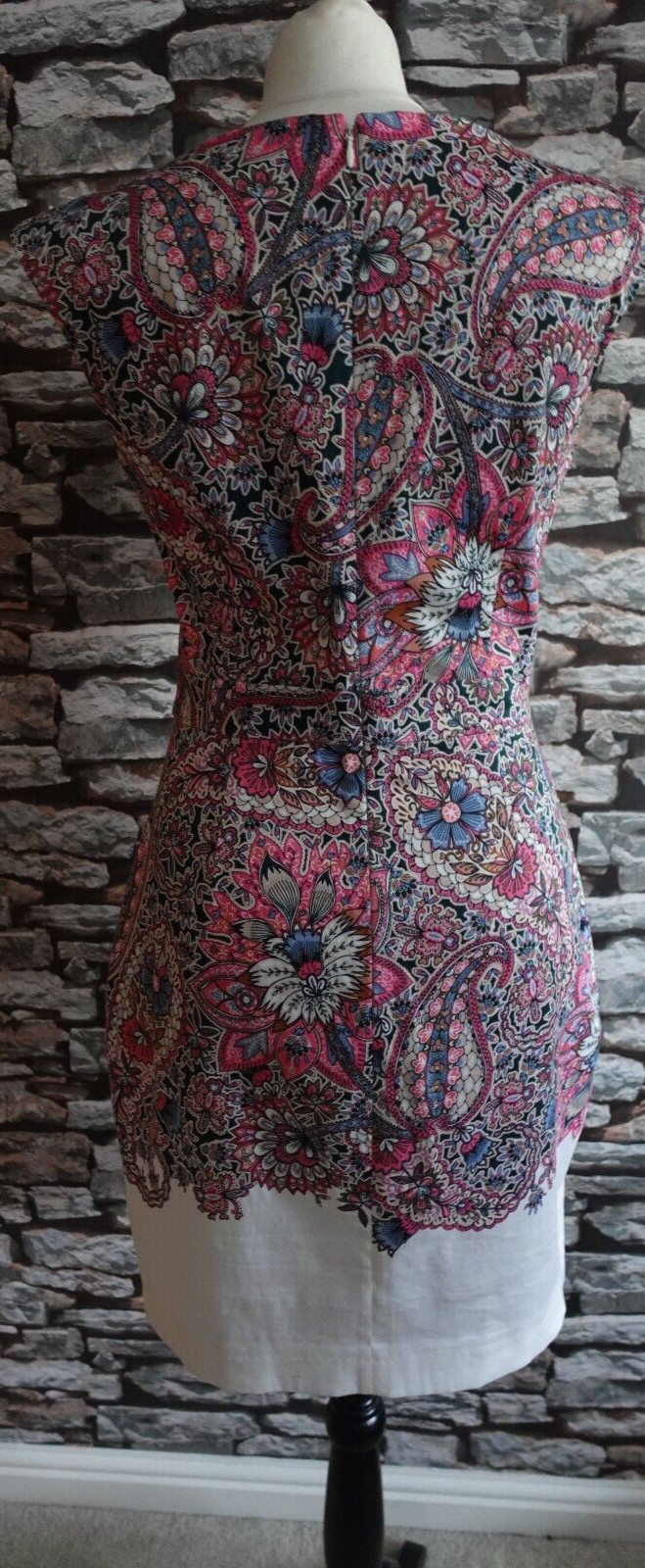 French Connection Beautiful Pretty Summer V Neck Lined Floral Dress Size 12