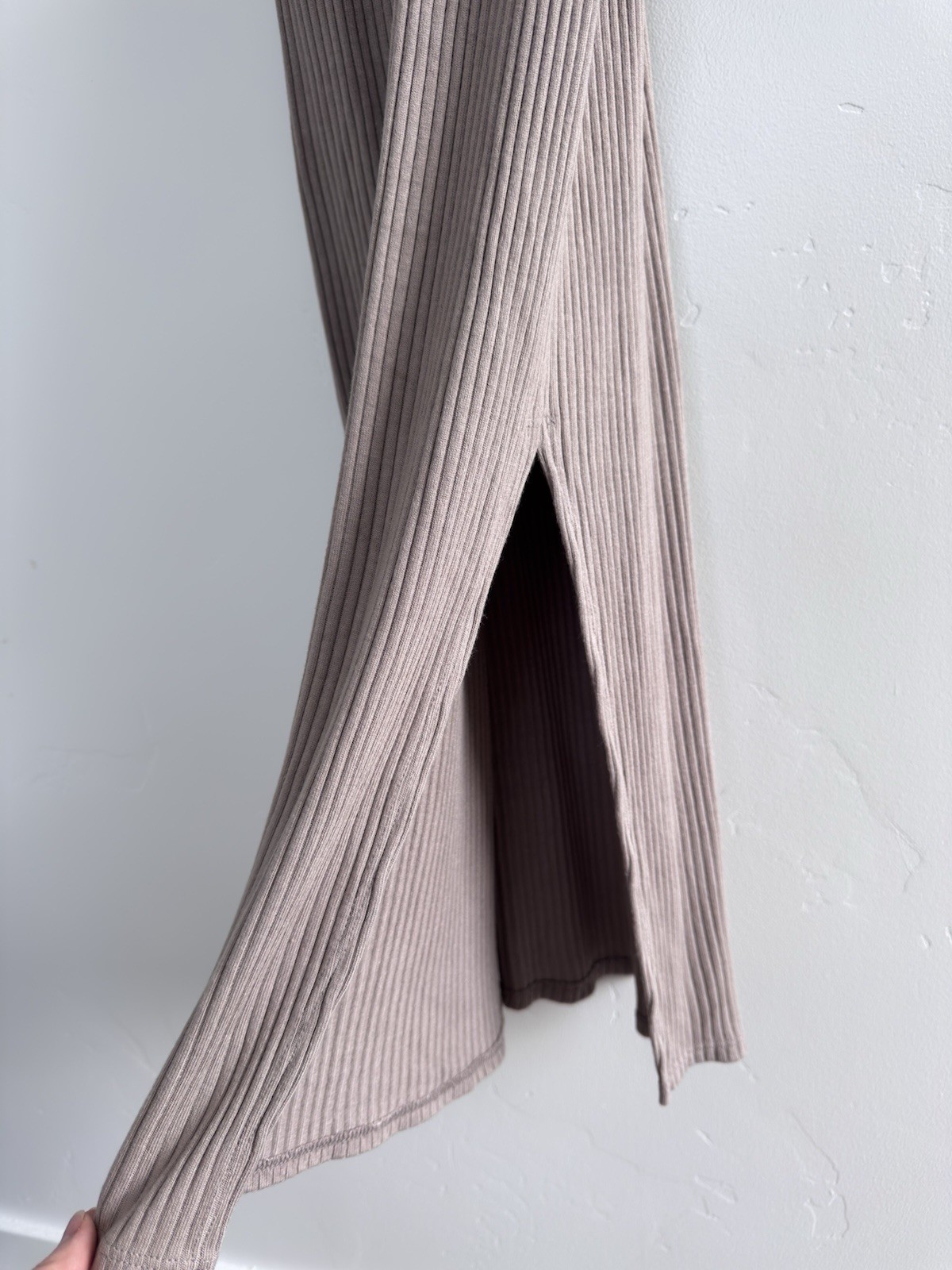 Beyond Yoga Well Traveled Ribbed Mock Neck Sleeveless Midi Maxi Dress Taupe M
