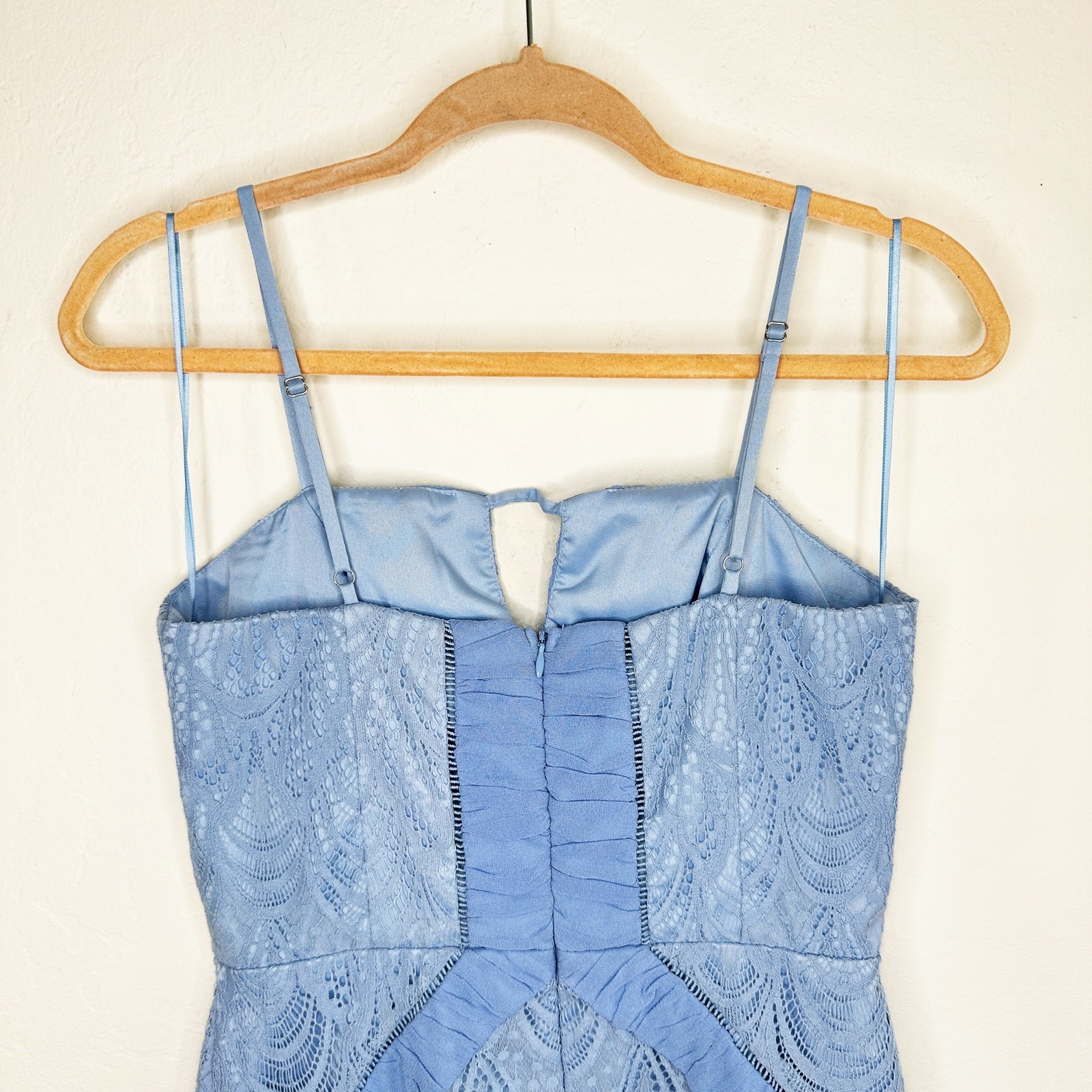 Harlyn Scallop Hem Lace Cocktail Sheath Bodycon Periwinkle Blue Dress Small