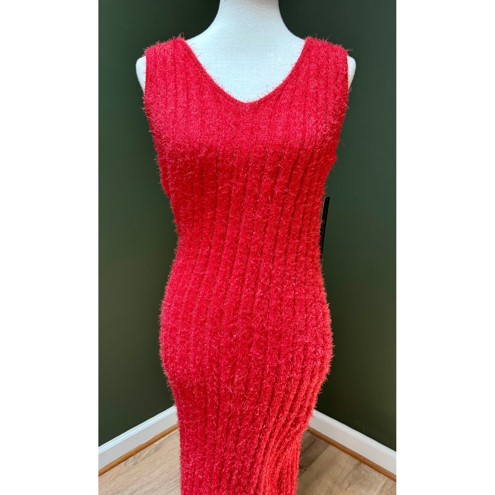 NWT Almost Famous Sleeveless Bodycon Fuzzy V Neck Red Maxi Dress Women’s Size 1X