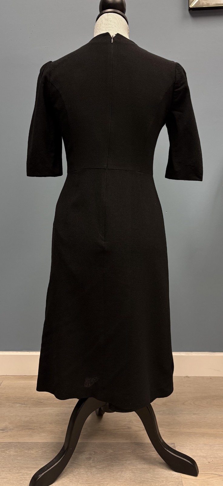 Burberry Black Sheath Dress V Neck Ruched Waist Midi Elegant Classic