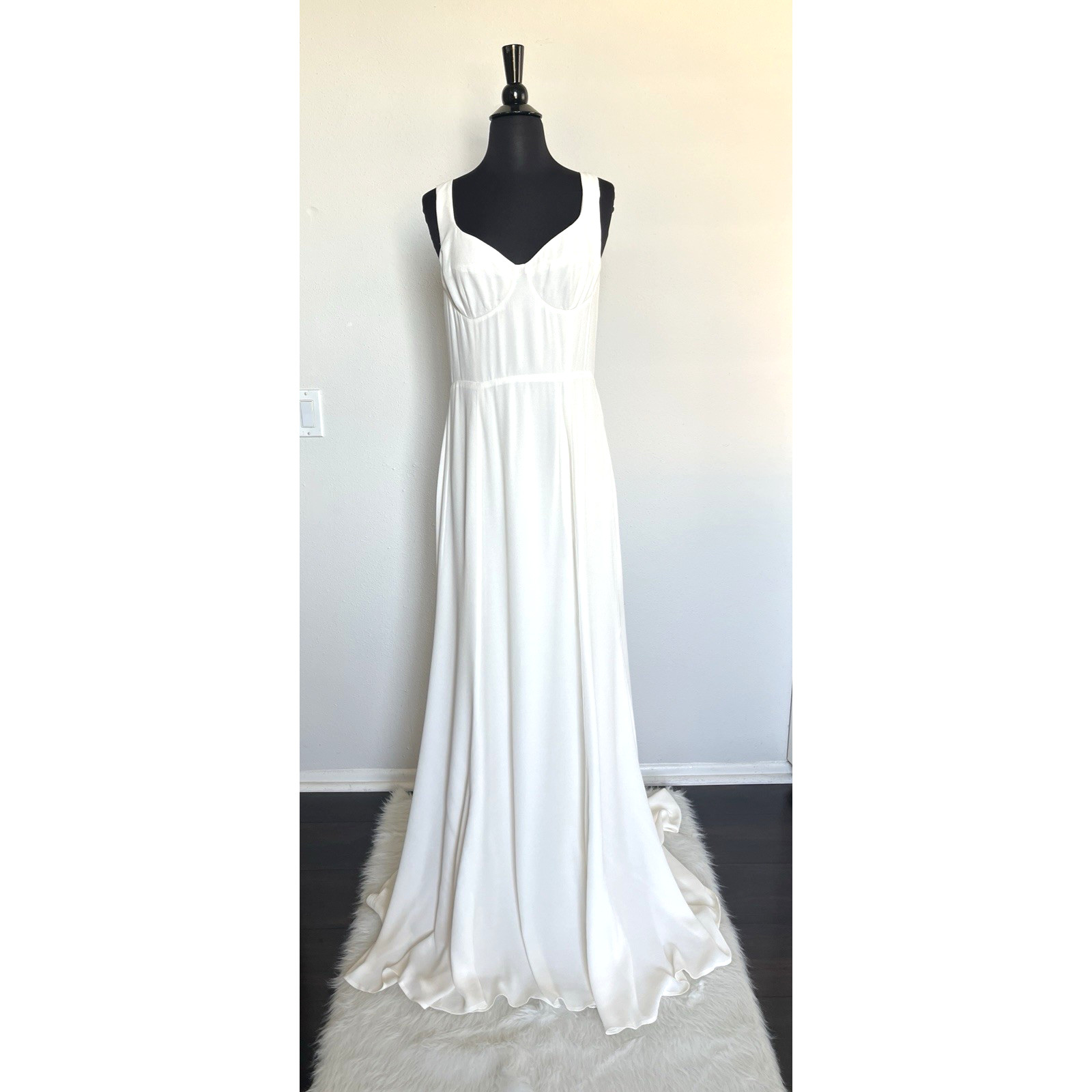 Reformation Lecce Wedding Bridal Gown Size 8 Ivory Train Sweetheart Neckline