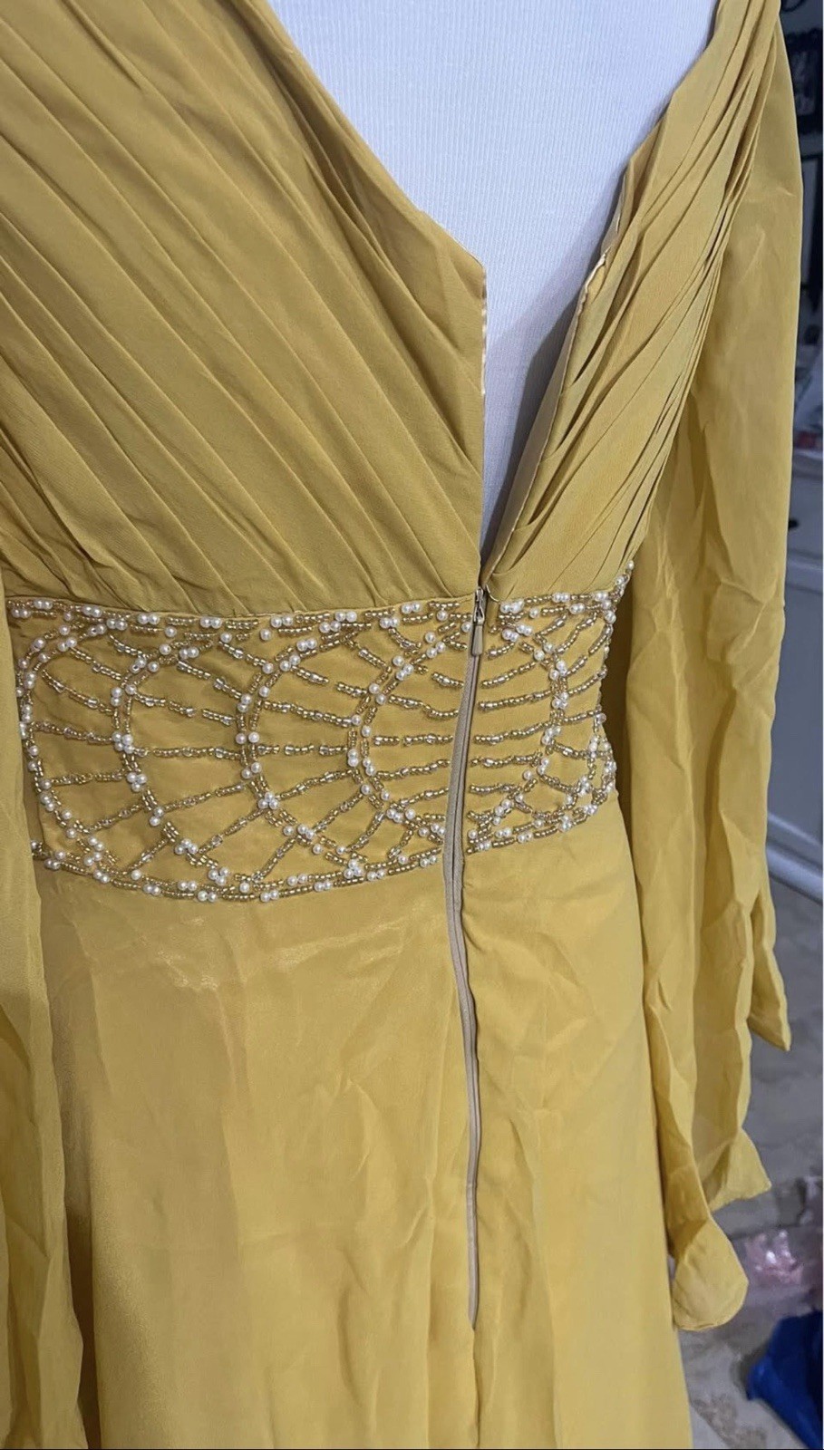 * New Beautiful dress size 10/12 Large waist measurement 31/ 32 inches