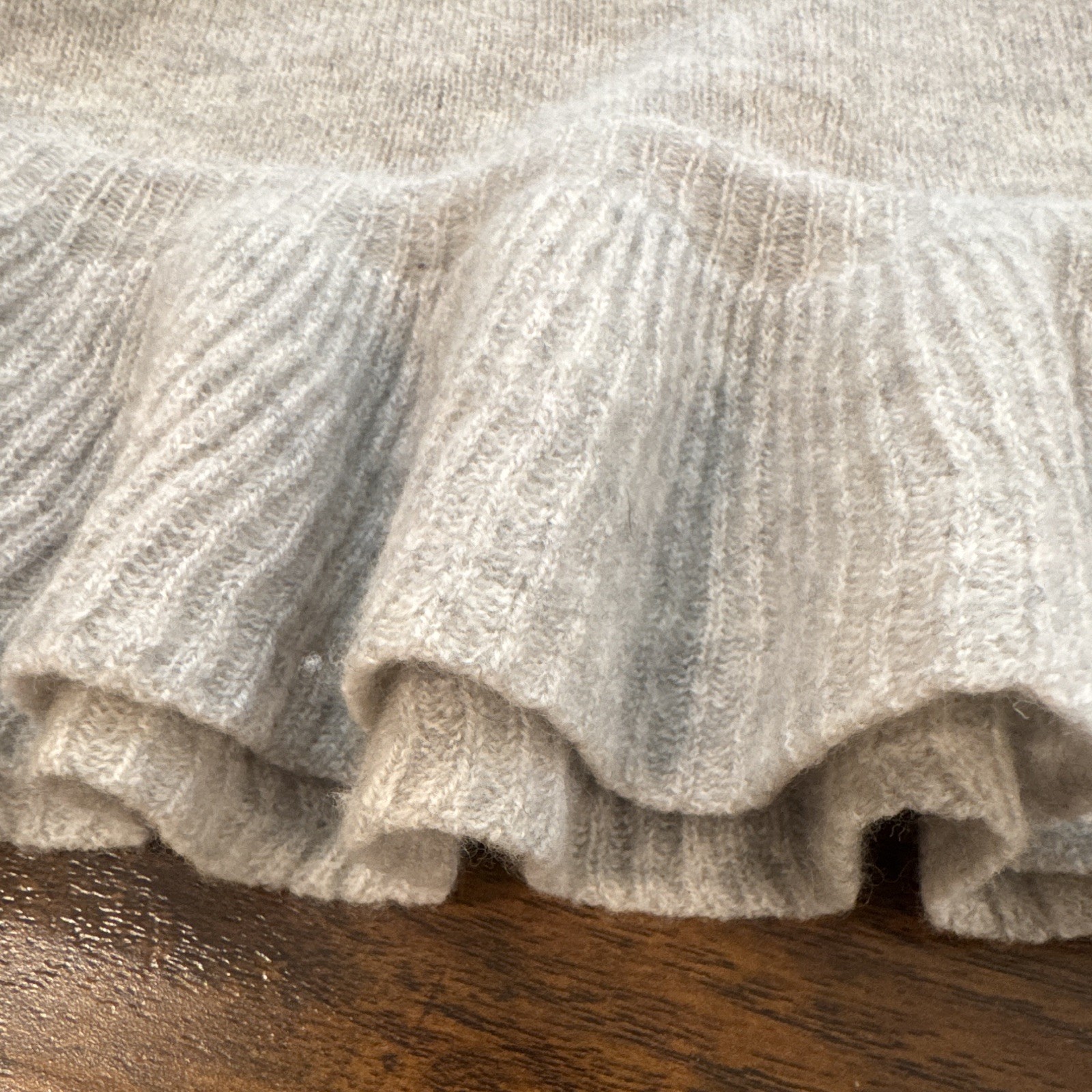 BCBGMAXAZRIA Gray Knit Sweater Dress Wool Cashmere V-Neck Ruffle Hem M
