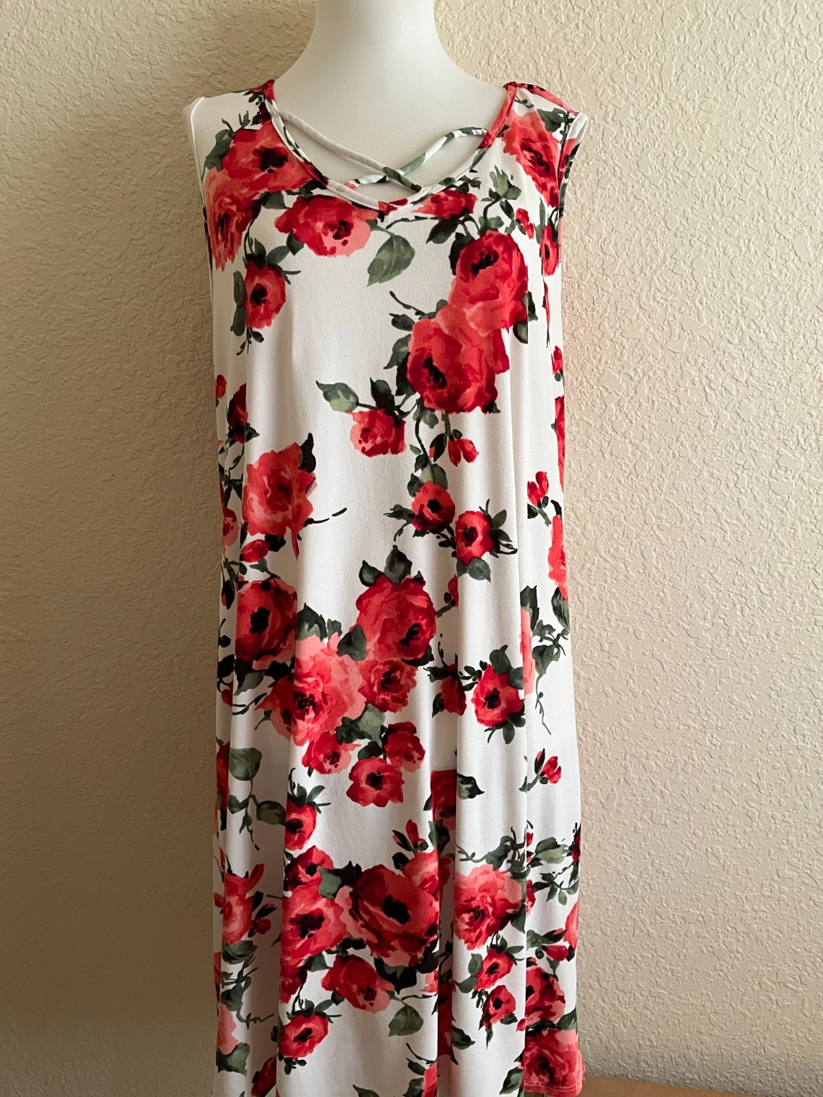 French Atmosphere 1X White Red Roses Sleeveless V-Neck SOFT Poly Knit Dress