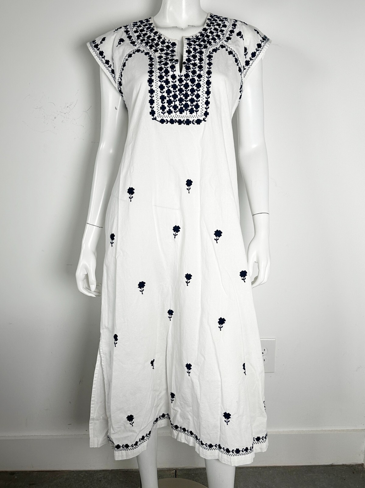 Madison Matthews White Cotton Embroidered Midi Dress Size Medium