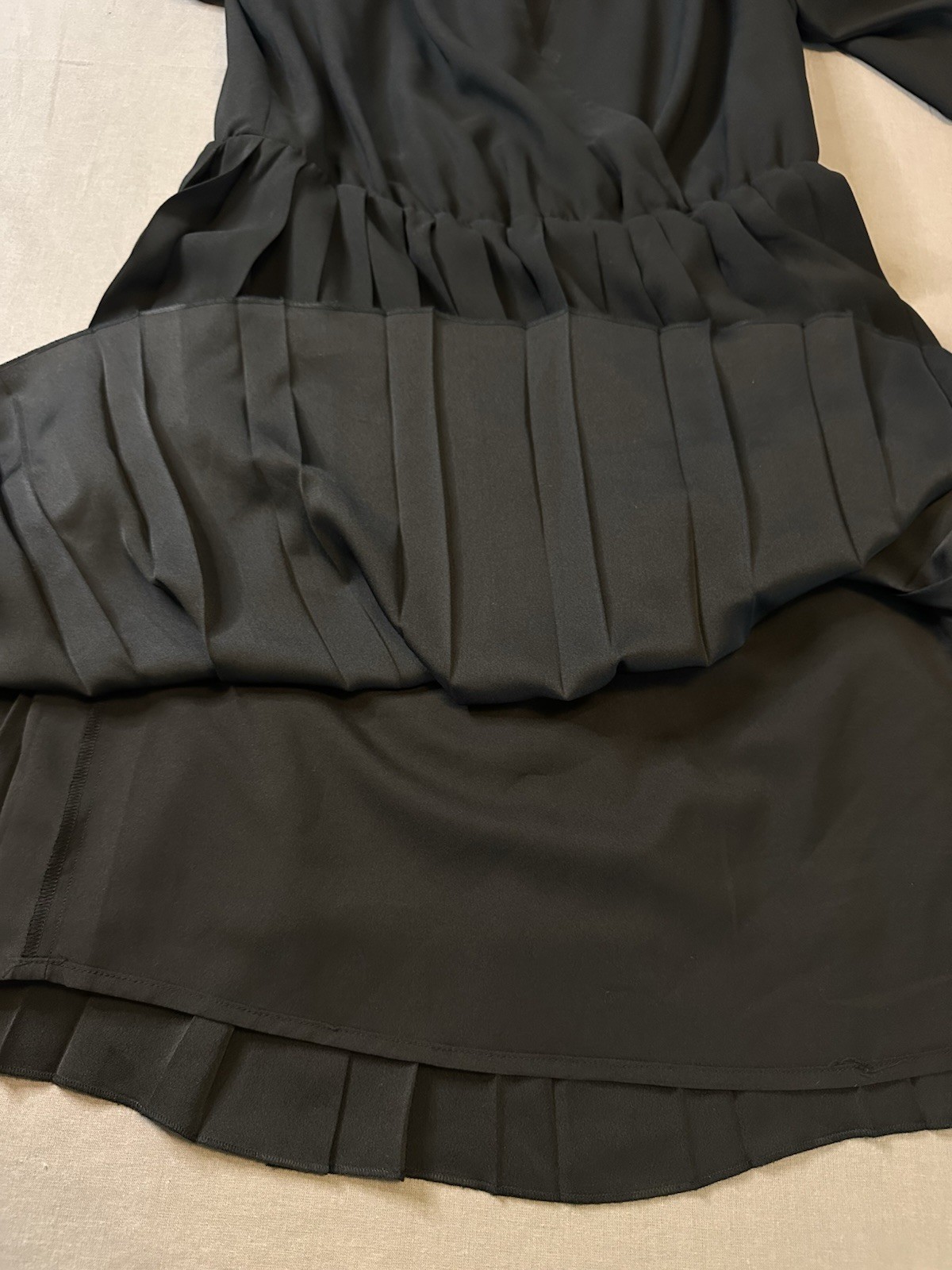Leith S Solid Black V-Neck Pleated A-Line Short Dress Button Long Sleeve