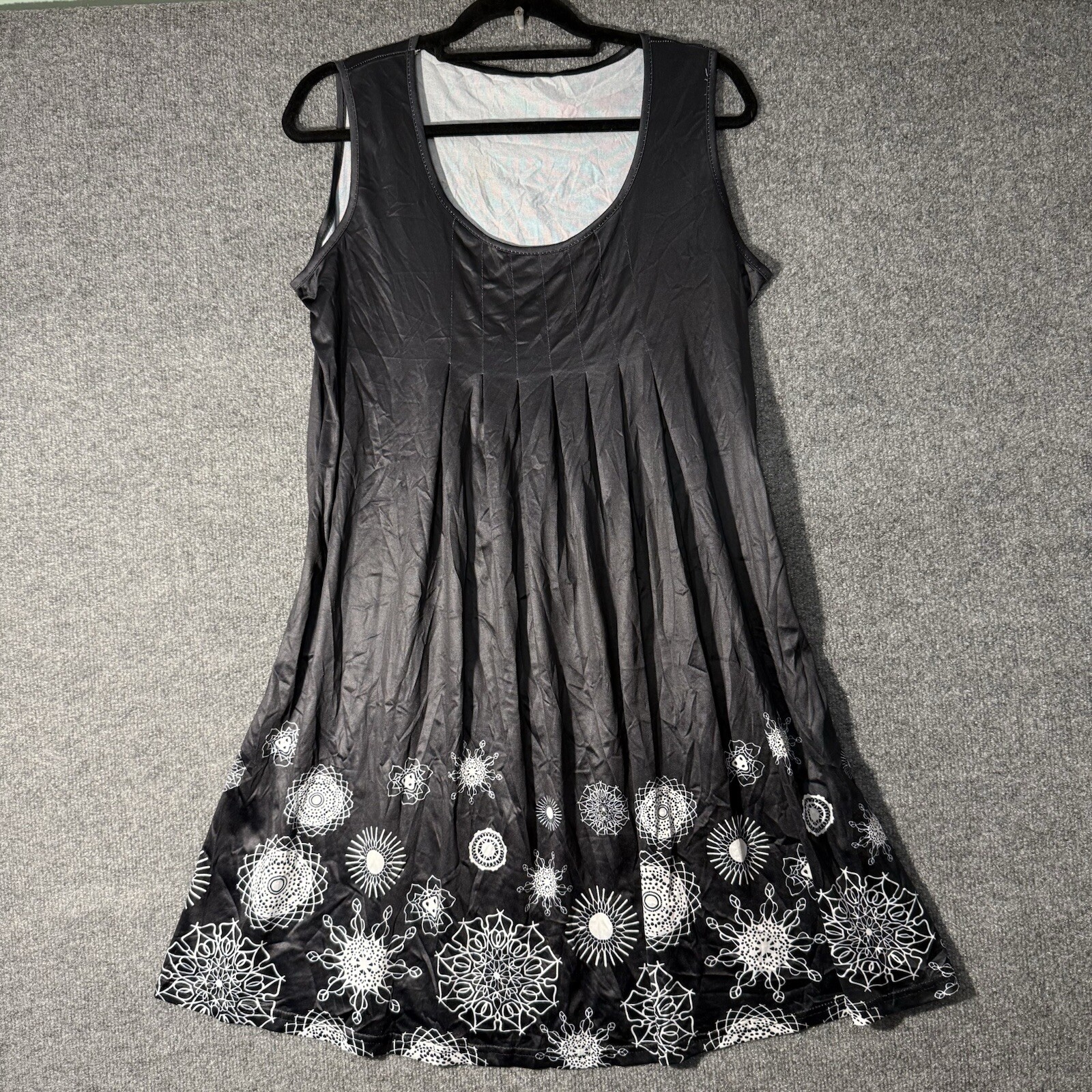 Women’s Polyester Dress, See Pics For Size.
