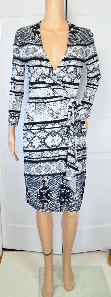 BCBG Maxazria Adele B&W Reptile Snake Print Deep V Stretchy Wrap A-Line Dress XS