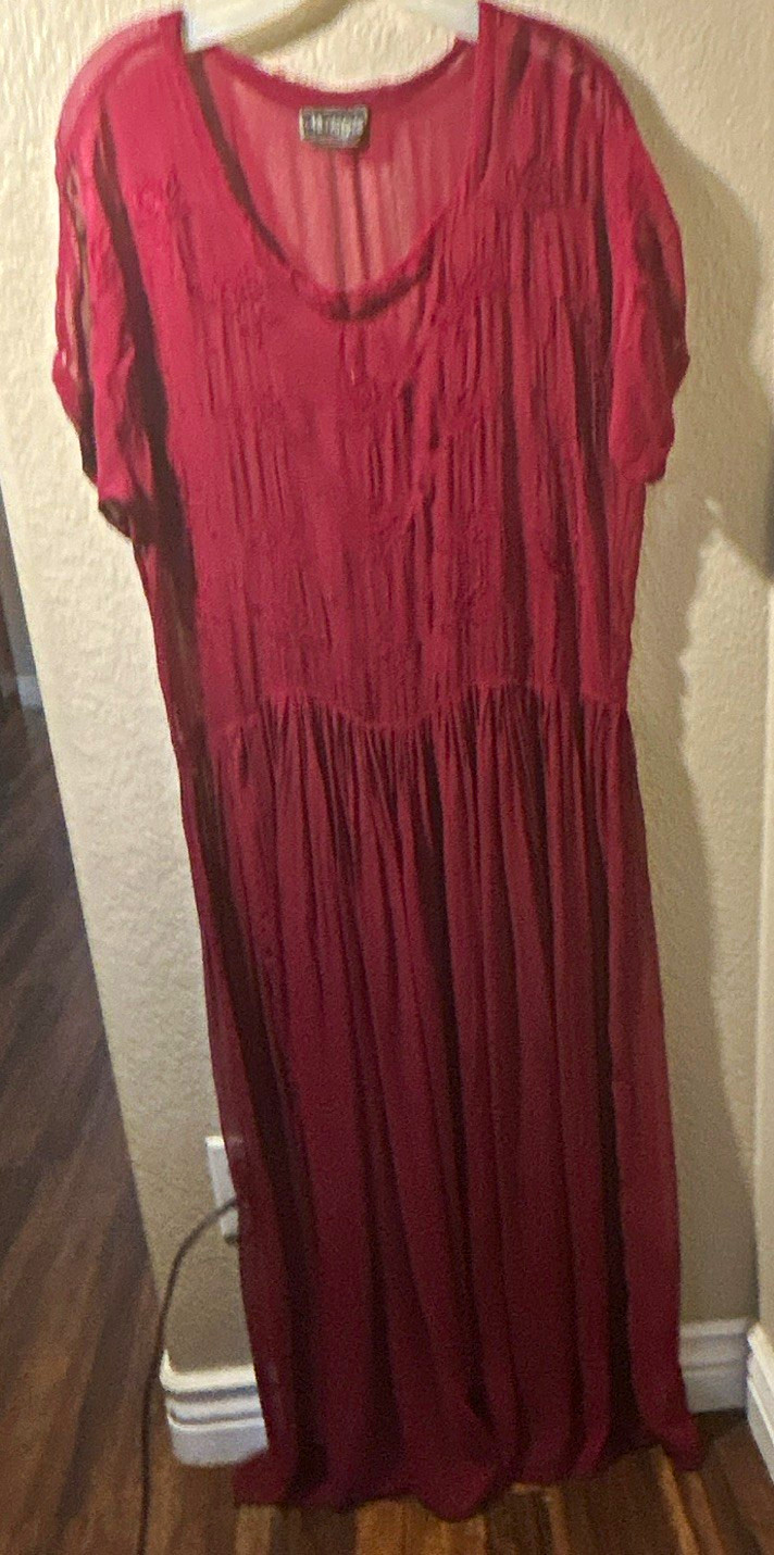 Nostalgia Burgundy Solid Chiffon Pleated Sheer Round Neck Short Sleeve Maxi XL