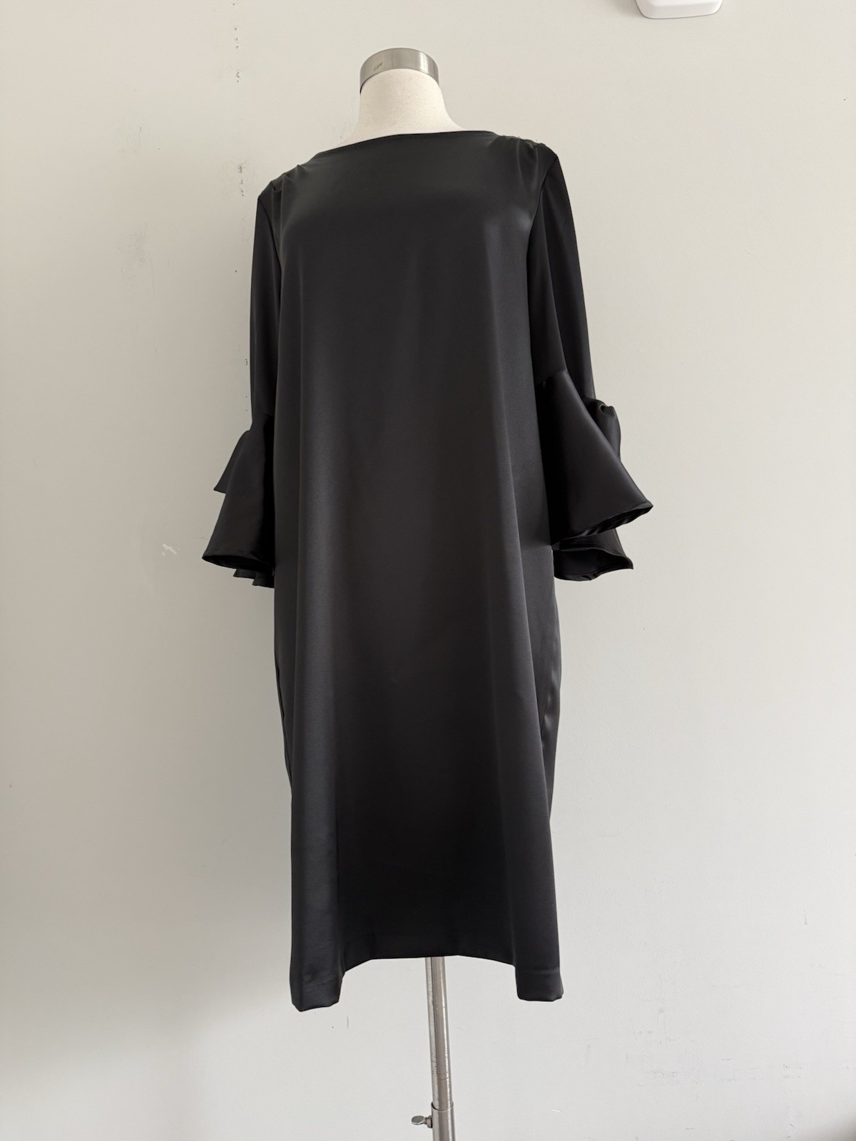 IC COLLECTION POLYESTER SPANDEX ZIP BACK CLOSURE SATIN DRESS SIZE L