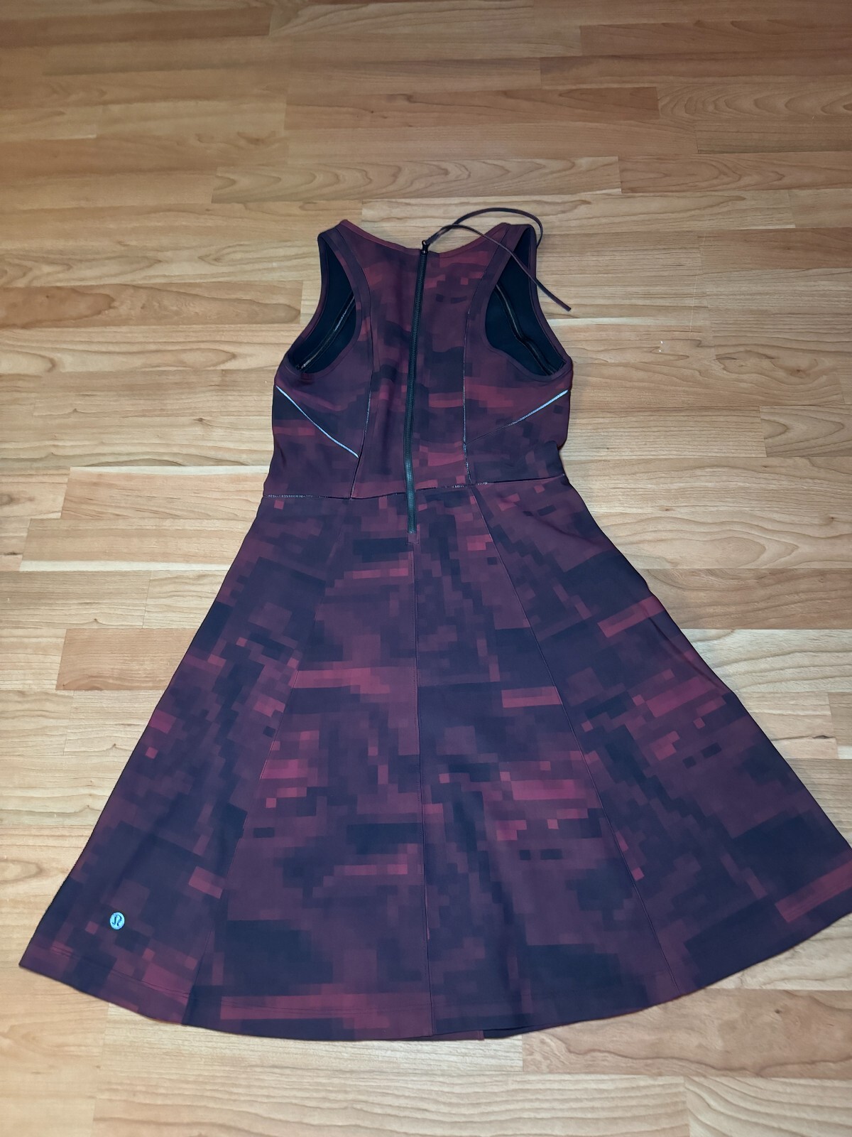 Lululemon Fit and Flare Dress. Go Til Dawn. Back zip. Hidden pockets. Sz 6. EUC