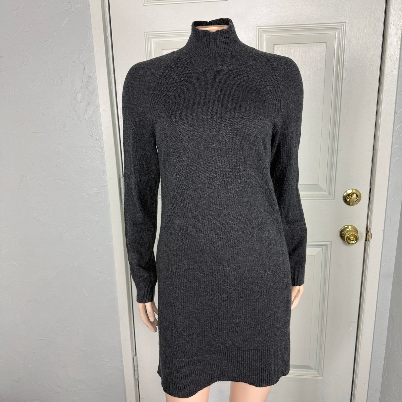 Lululemon Dress 6 Keep it Cozy Turtle Neck Silk Cotton Nylon Long sleeve Z4-21
