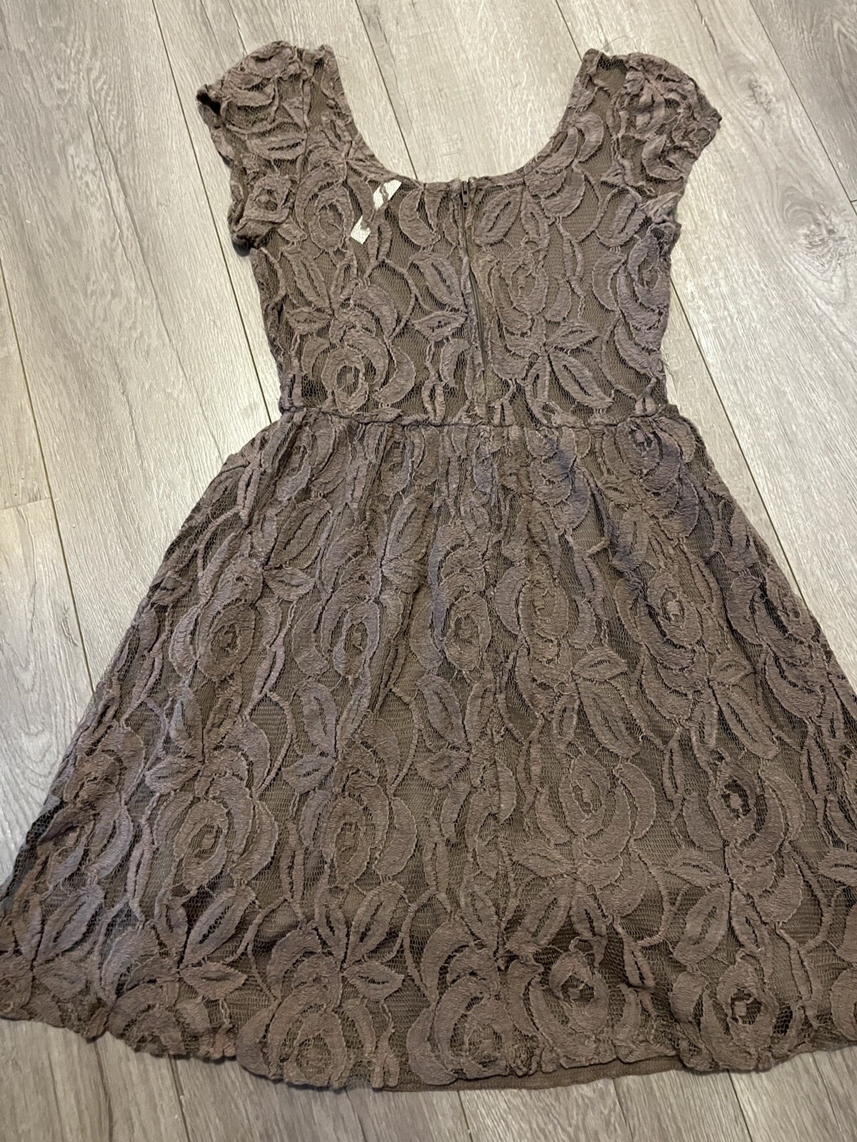 Bella D Taupe Lace Dress Size Small