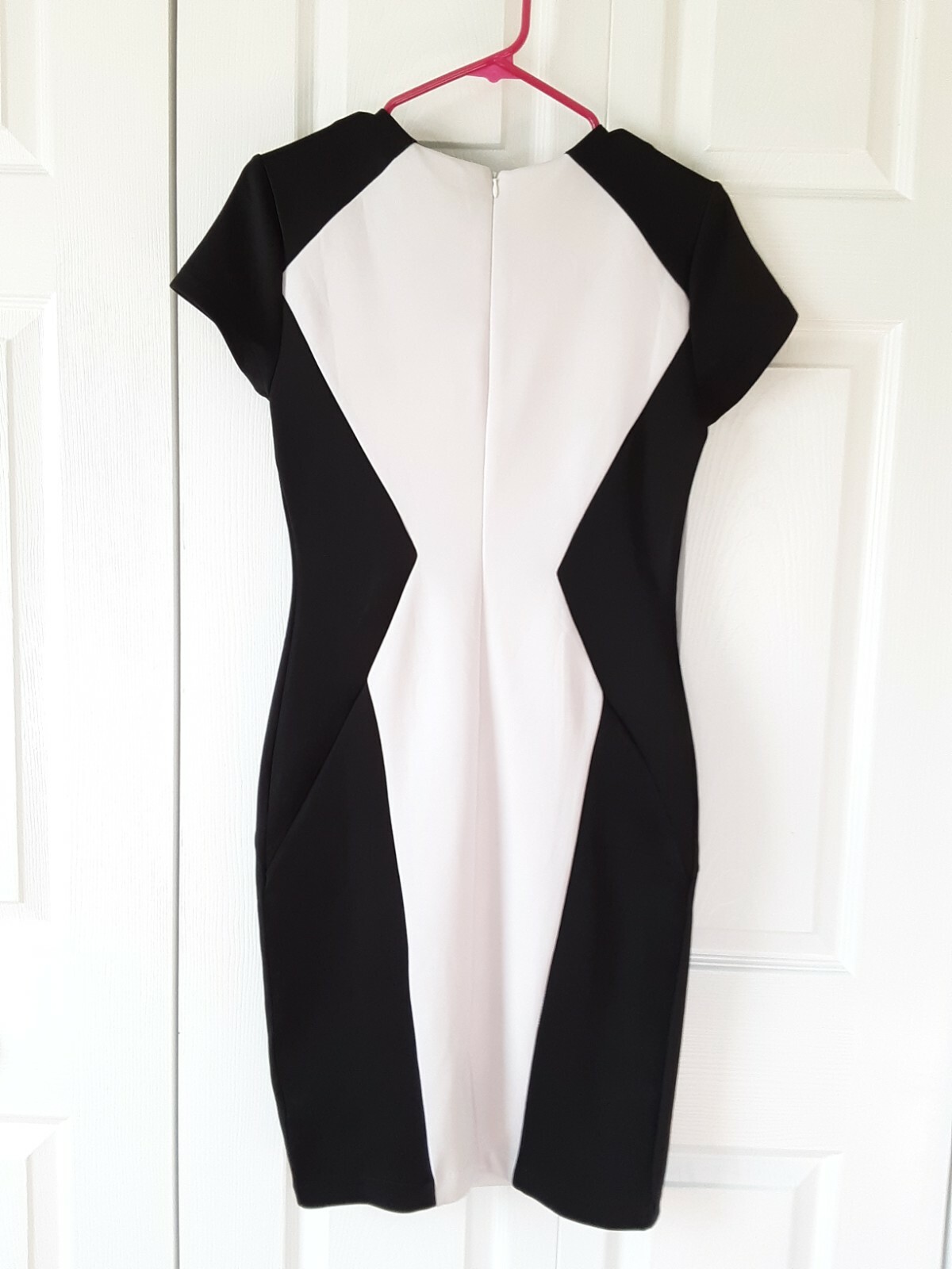 Trulli Size 4 Black White Fitted Sheath Dress Beaded Career Cocktail Party