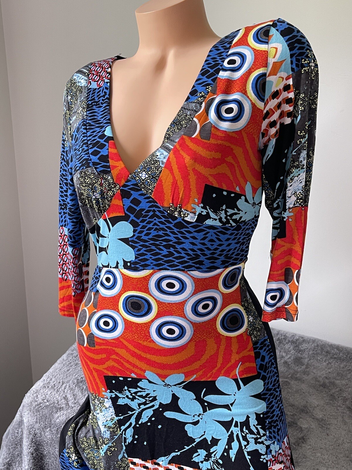 Papillon Loud Art Bold Colorful Dress size s summer Red Blue v-neck Fun Small