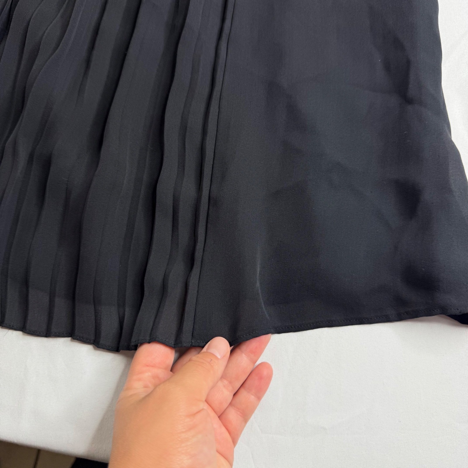 BCBGMAXAZRIA Black Beaded Silk Mesh Mini Dress Velvet Trim Smocked Size 8 LBD