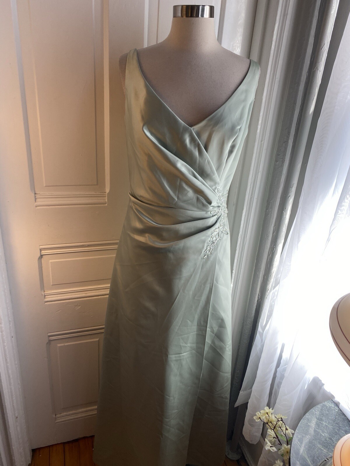 IMPRESSION SILVER GRAY LONG FORMAL STRAP DRESS-EMBROIDERED GLITTER SIDE-SIZE12!!