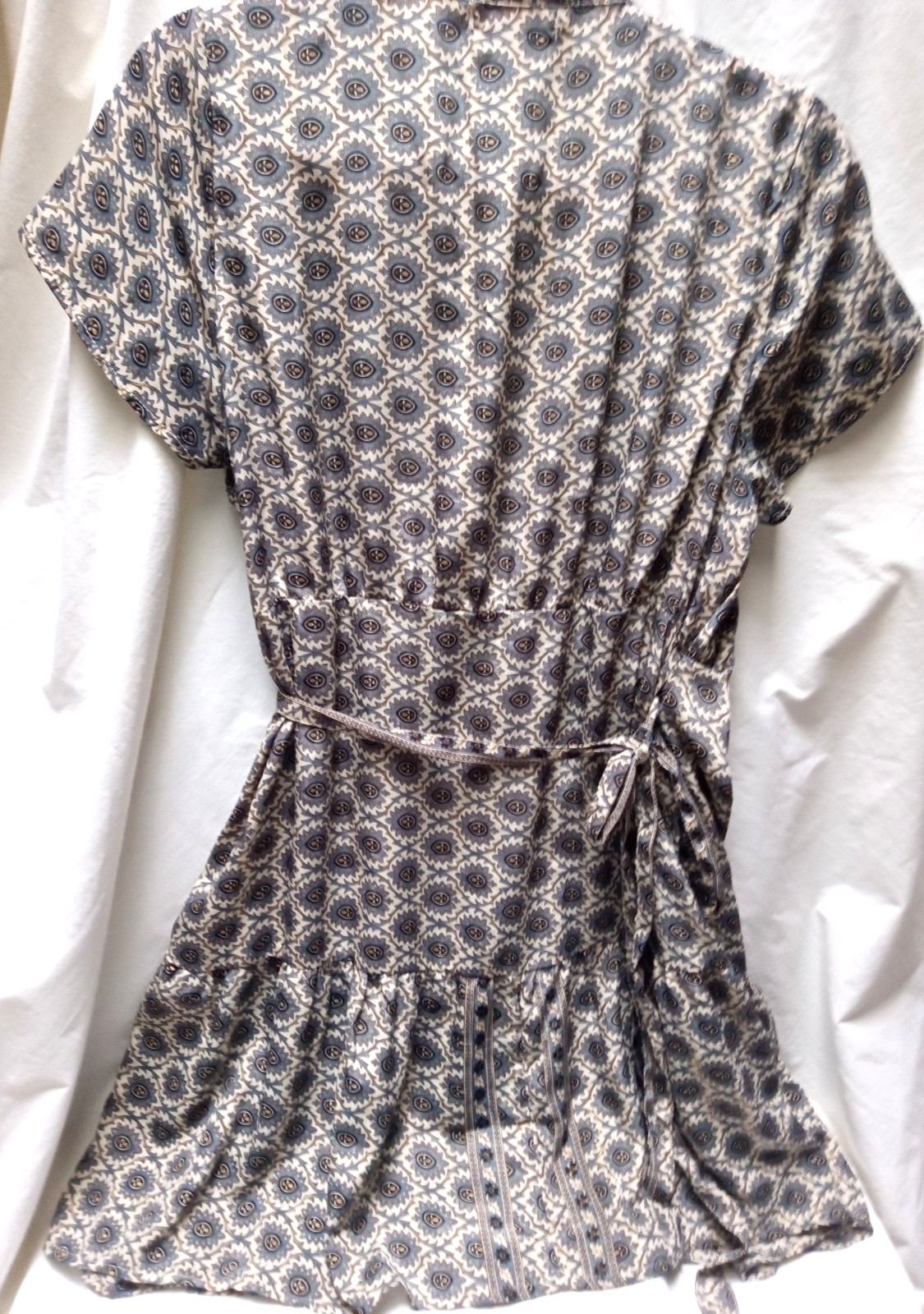 Silk Wrap Dress Short Sleeve Geometric Gray/ Ivory Size ML