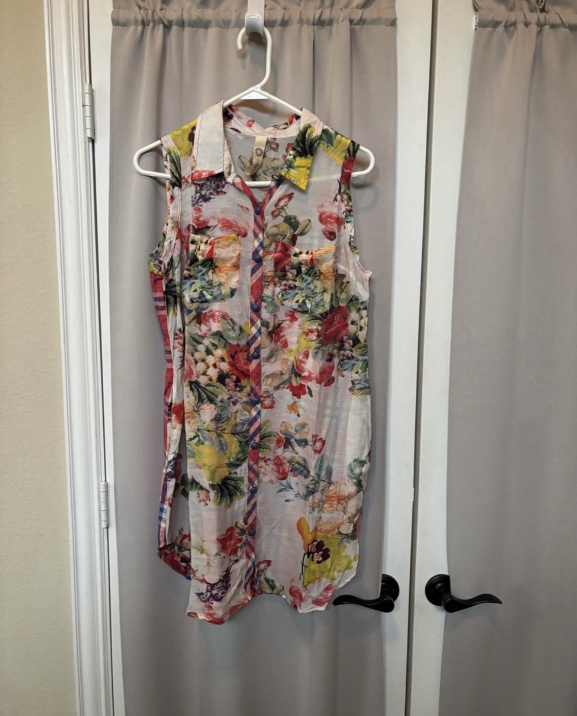 Cyrena Mini Shirt Dress Size Medium Mixed Media floral Plaid Print Sleeveless