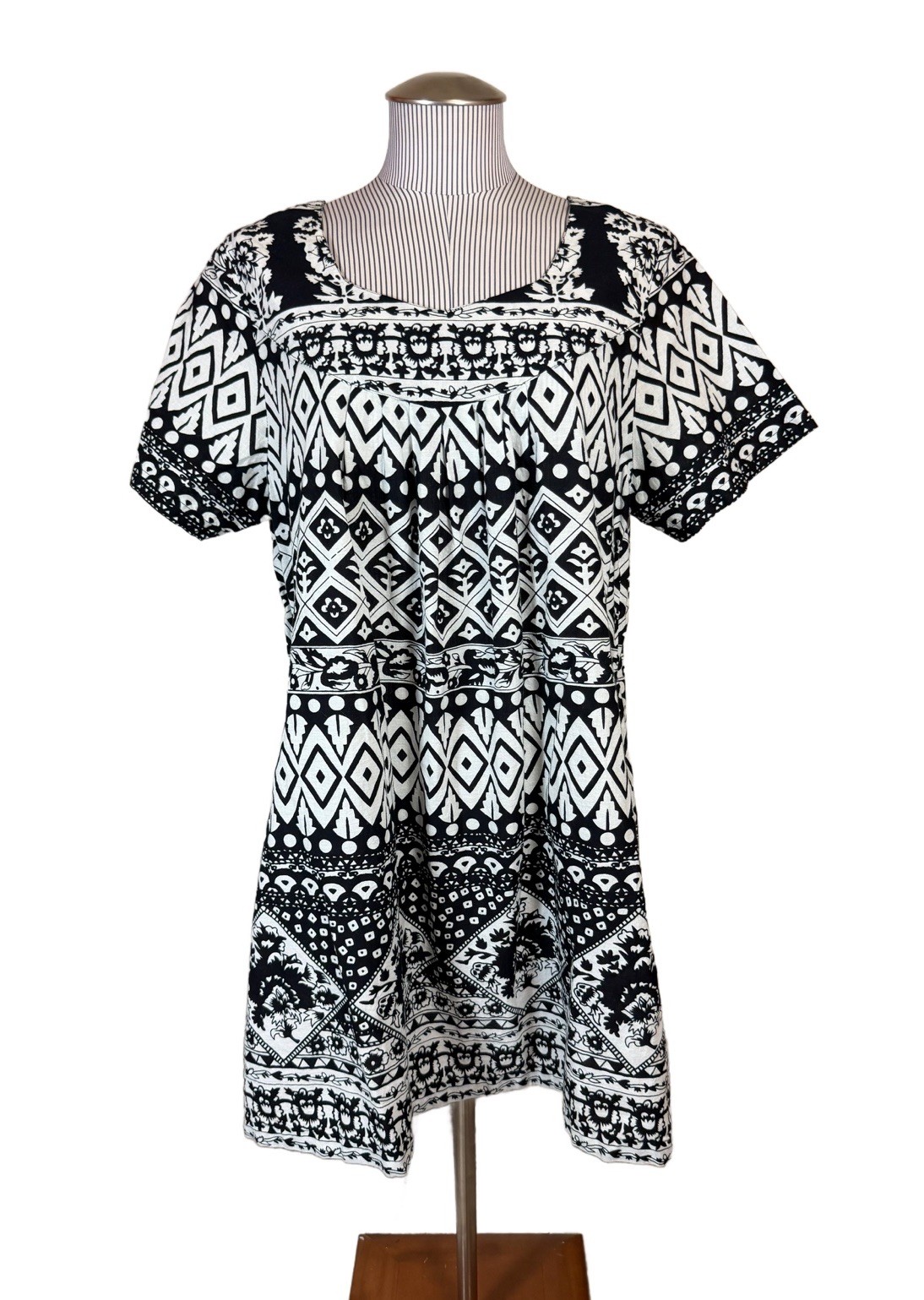 Vermont Country Store Cotton Muumuu Dress L Black White Aztec Tribal Pockets