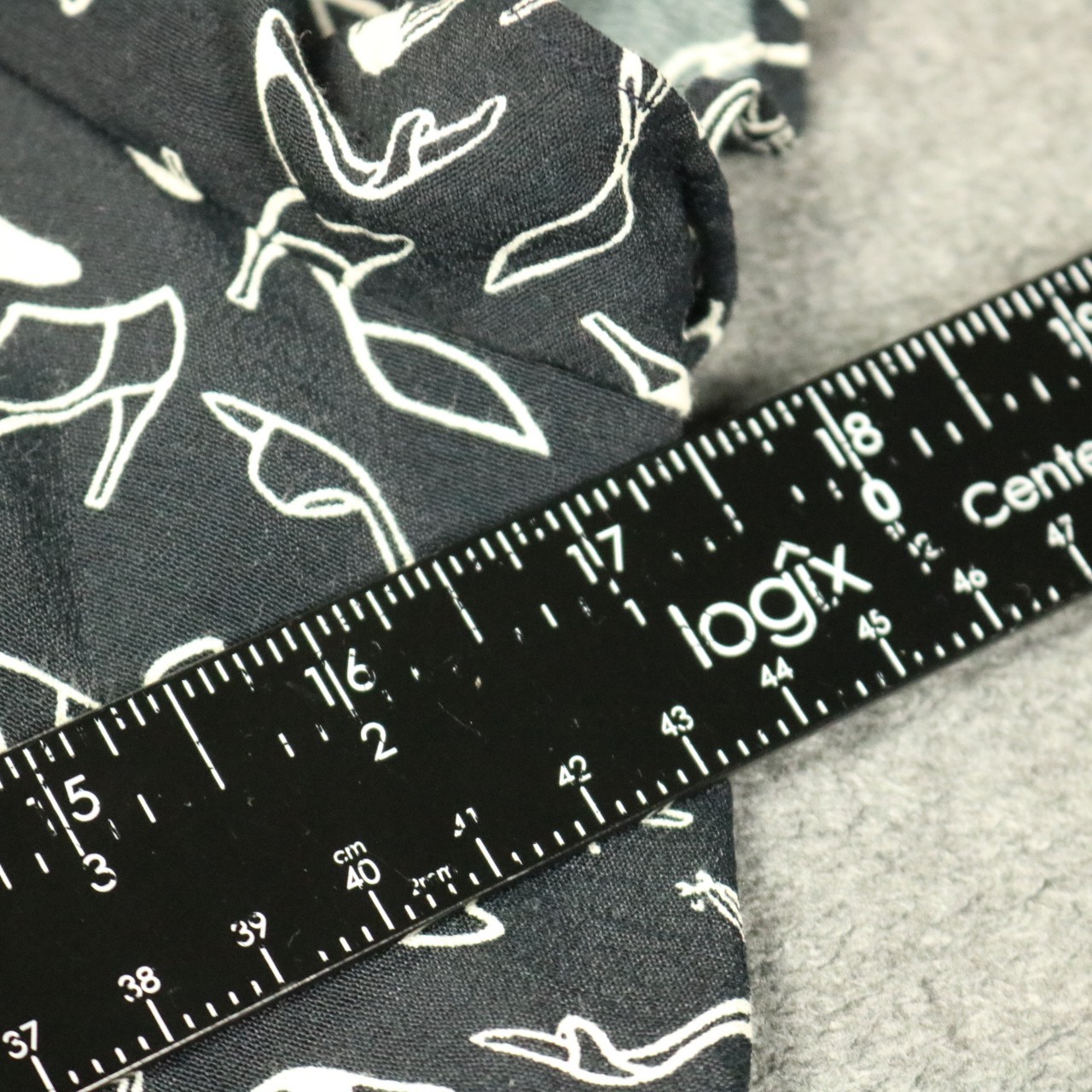 Liz Claiborne Shoes Print V-Neck Knee-Length Dress Short Sleeve Black & White 6