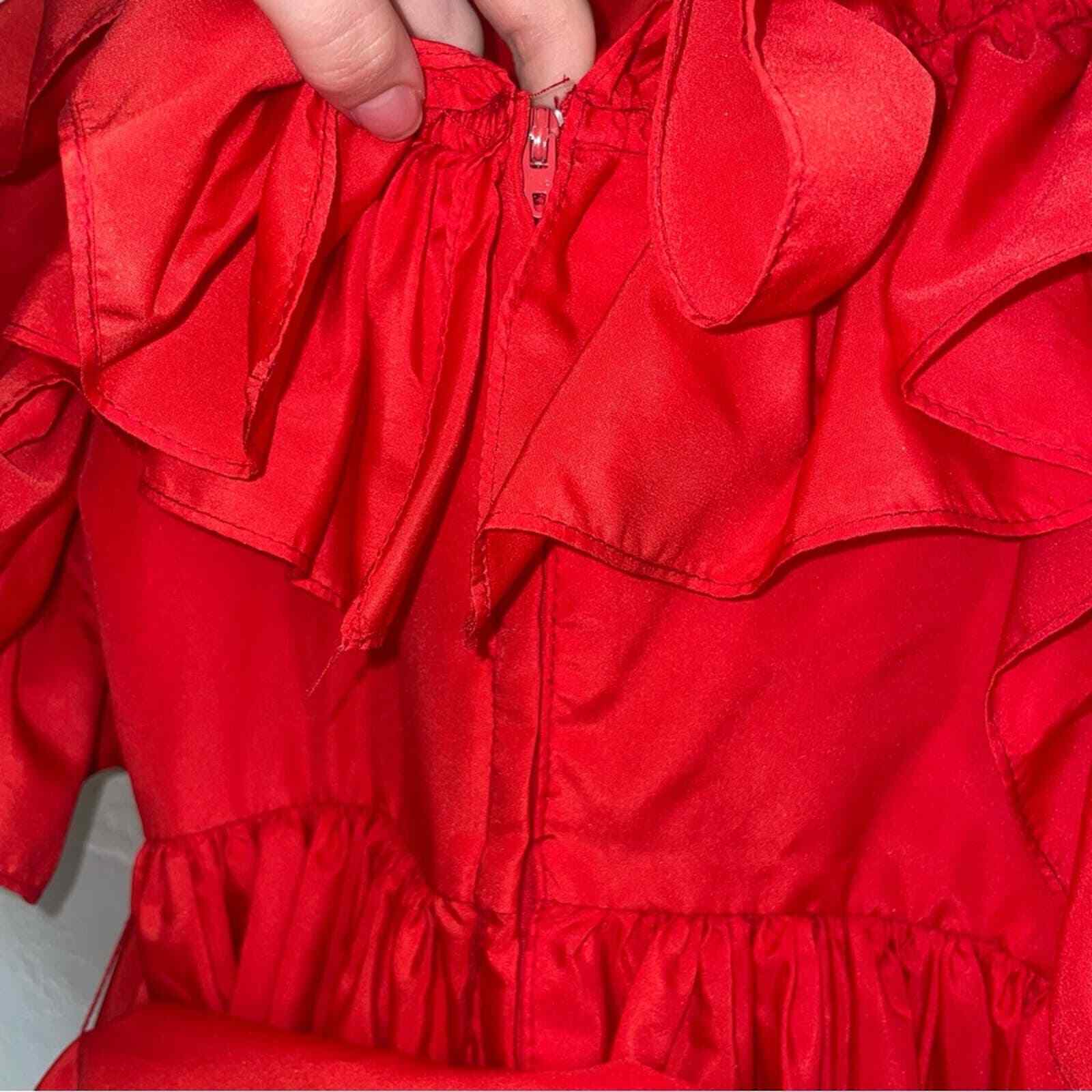 Vintage TD4 Southern Bell Debutant Off Shoulder Ruffle Ballgown Size XS