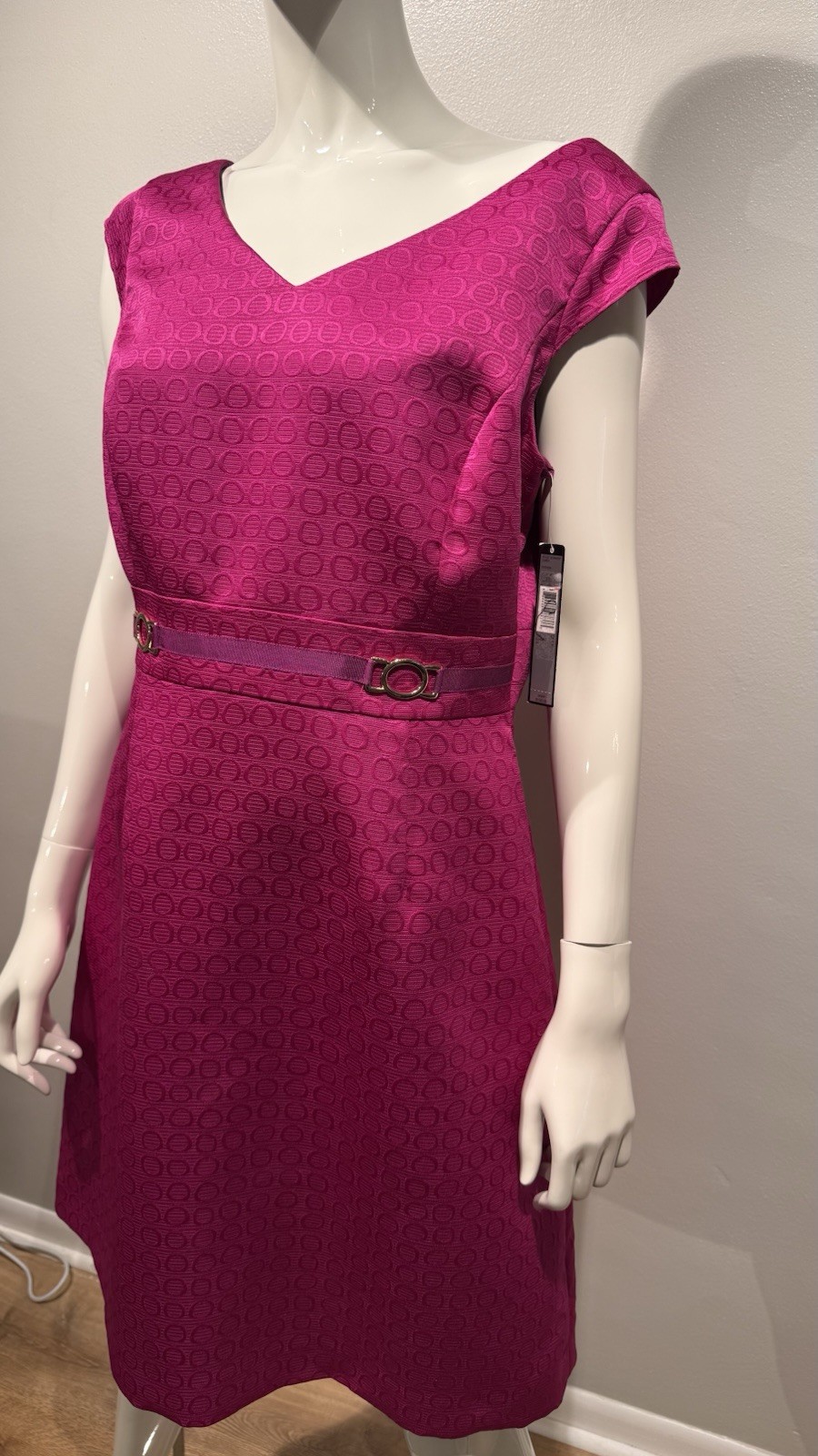 Tahari Arthur S. Levine Pink Jacquard Sheath V-Neck Cap Sleeve Knee 12