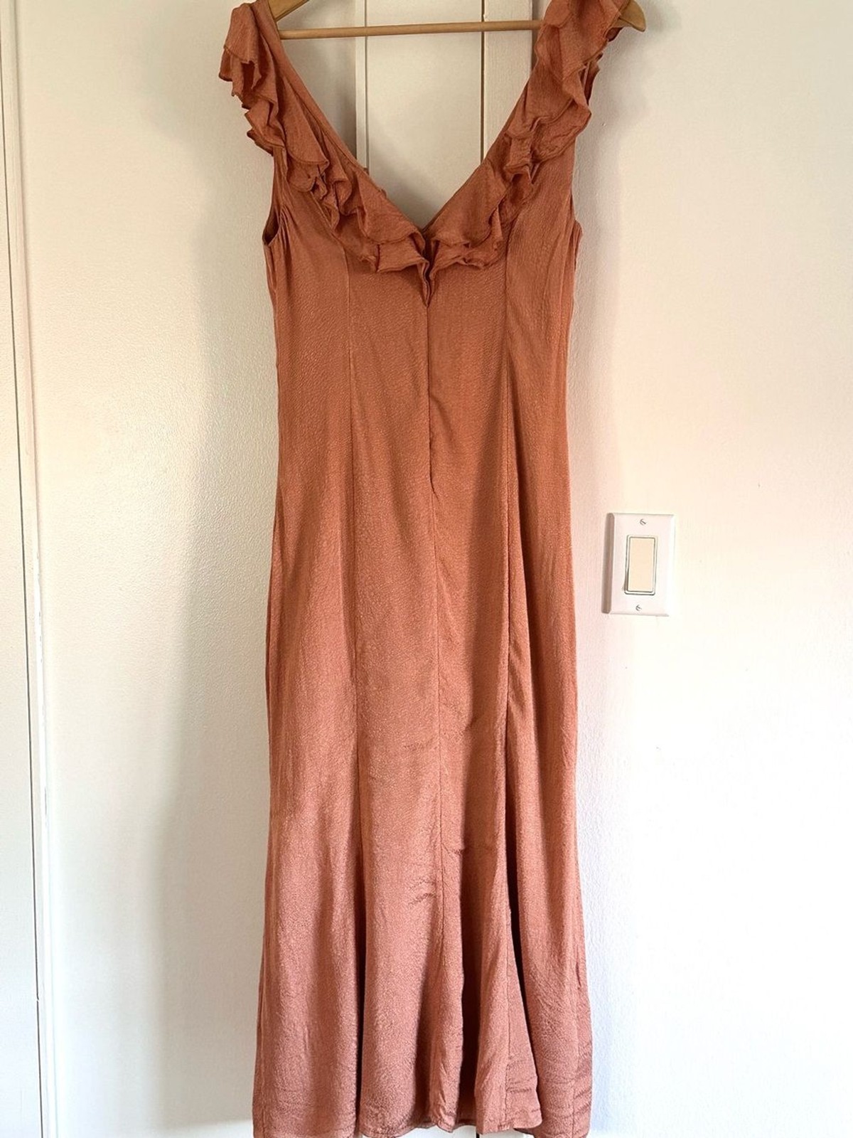 Romantic Cottagecore Ruffle Lovers + Friends Midi Dress Shimmer Jacquard Clay S