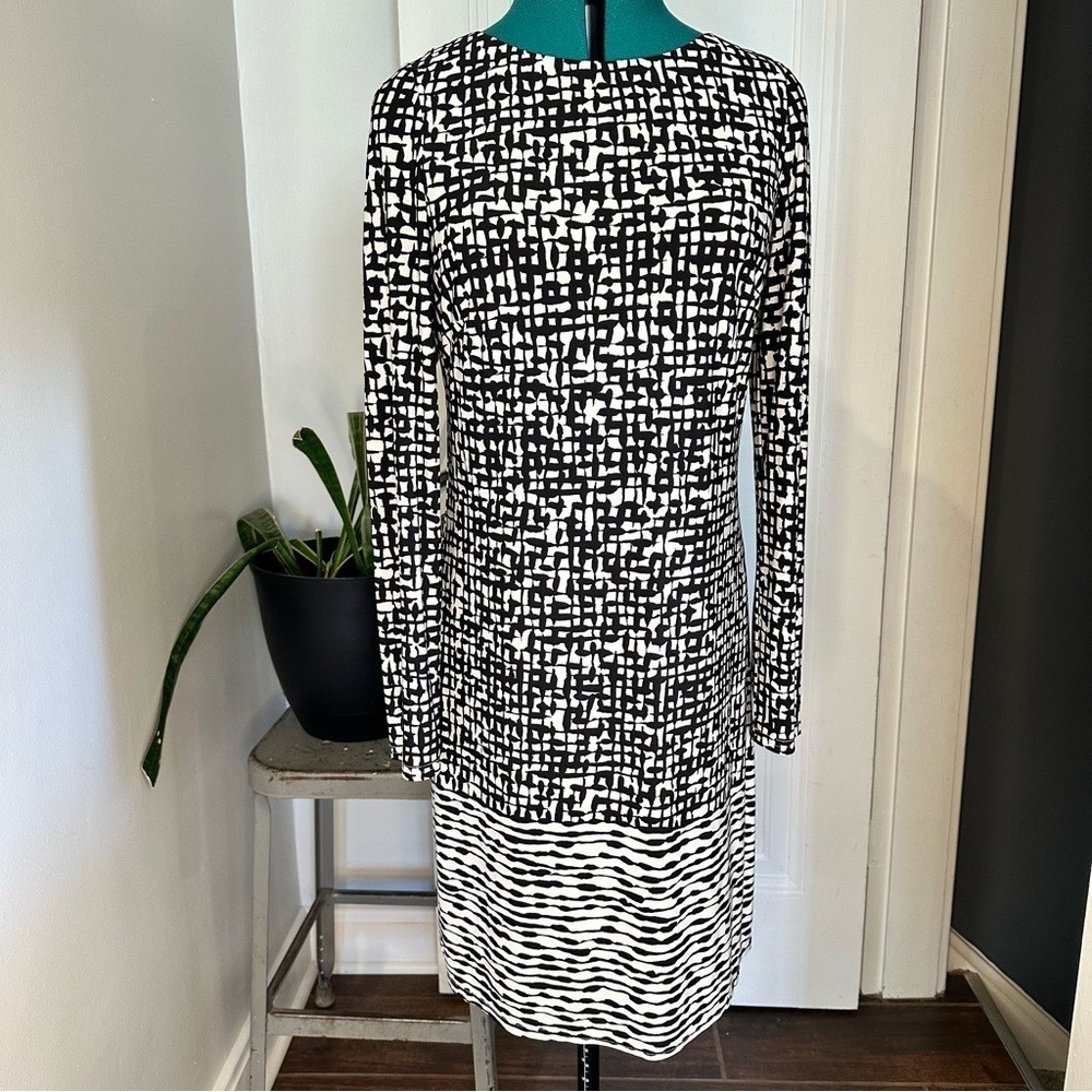 Vince Camino fit & flare shift dress in black & white. Size 10
