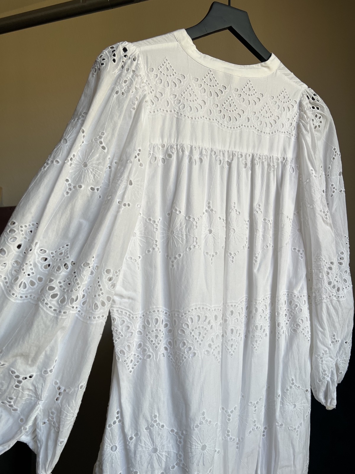Universal Thread White Embroided Buffy Sleeve Midi Dress Size M