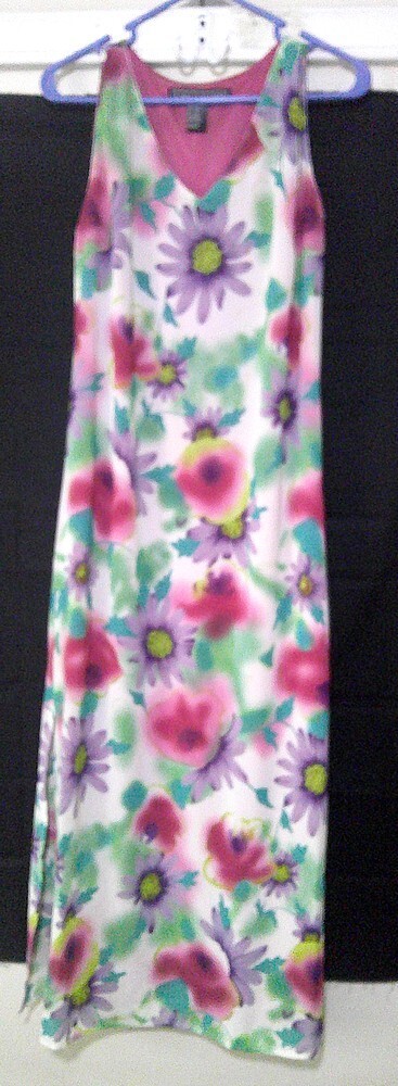 Women’s A Wild Thyme Lined Maxi Floral sleeveless dress. Size 10. V neck