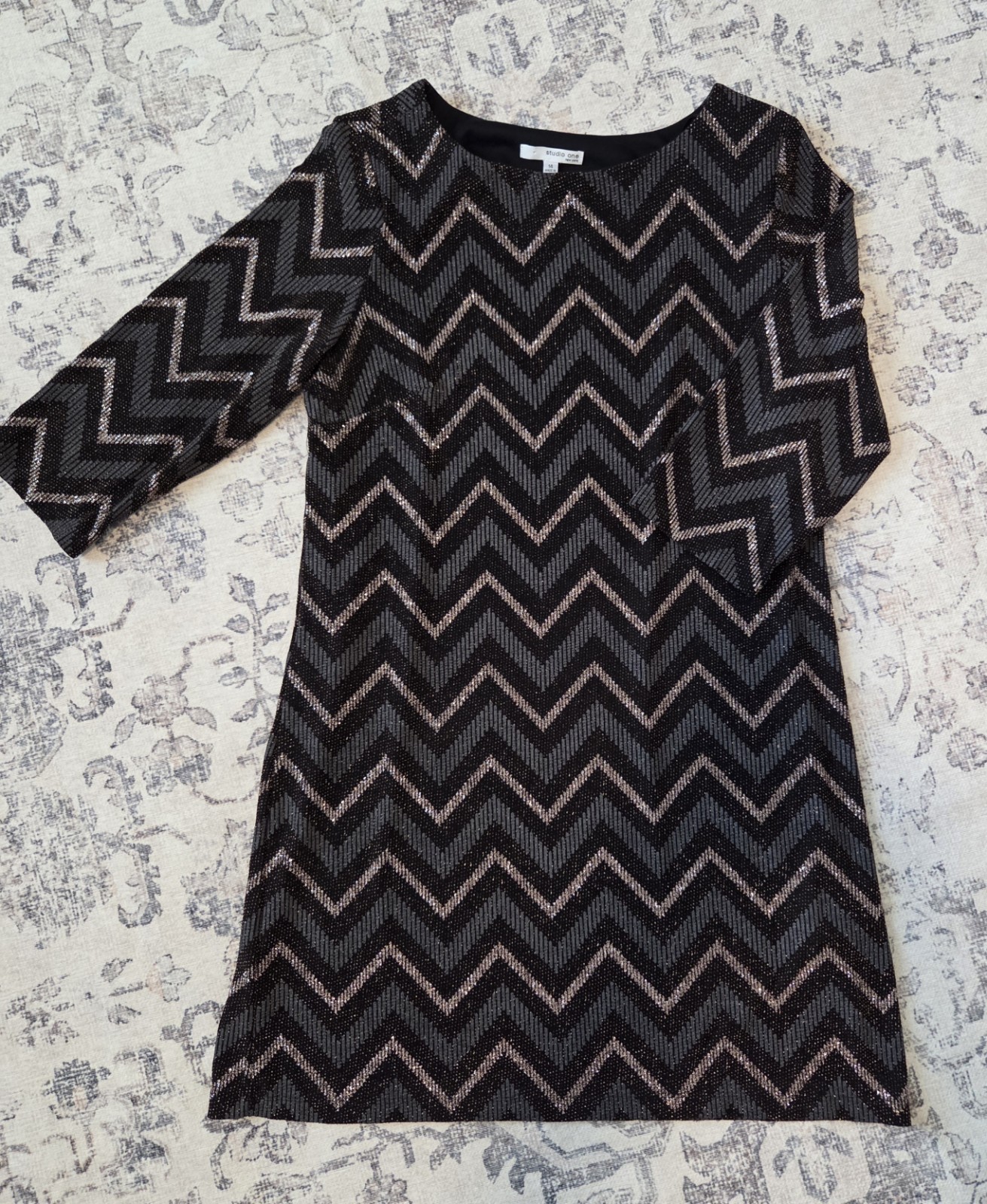 Studio One Women’s Metallic Chevron Shift Dress Size 14 Black Gray Lined Knit