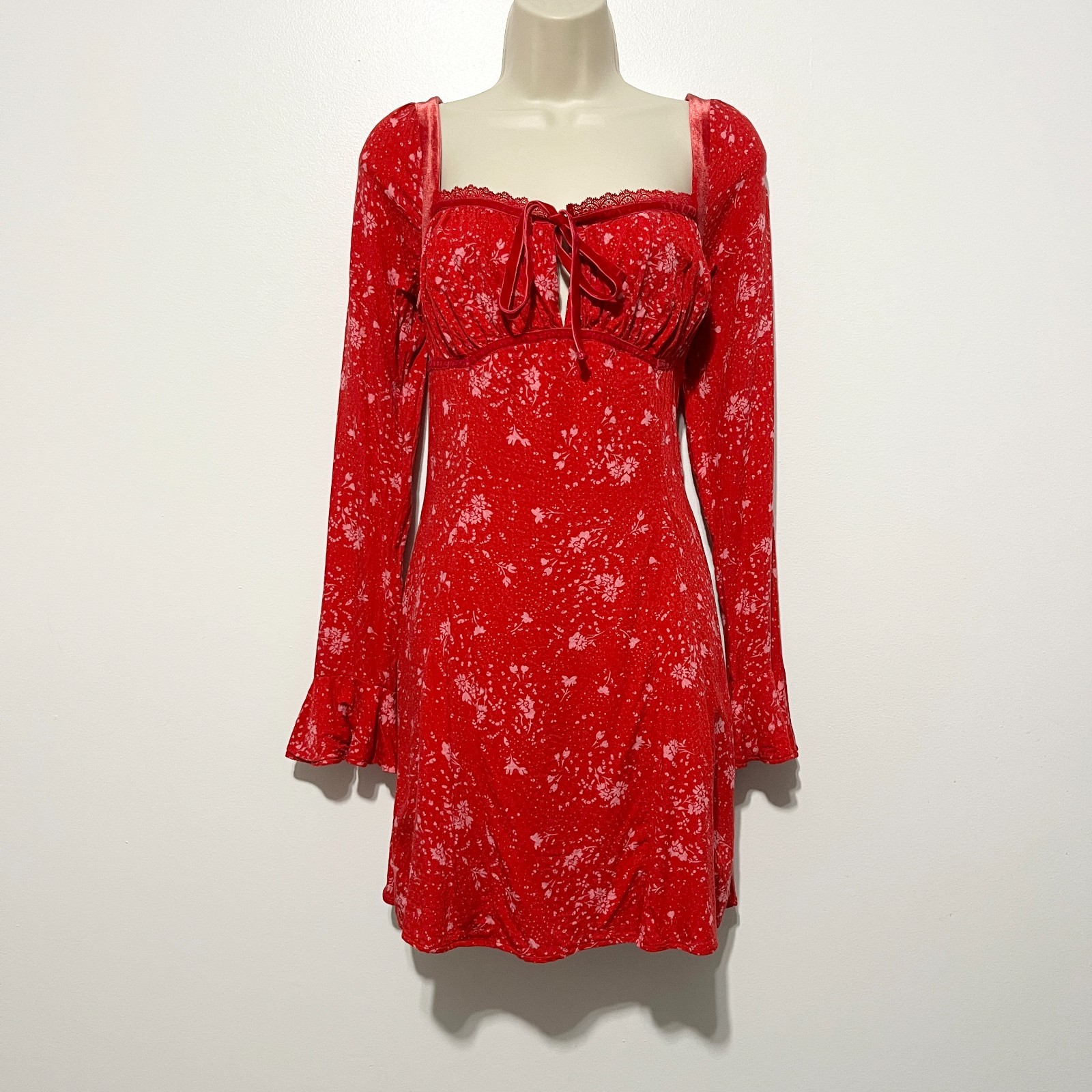 Free People Tess Mini Babydoll Dress M Red Floral Milkmaid Boho Tie Back Peasant