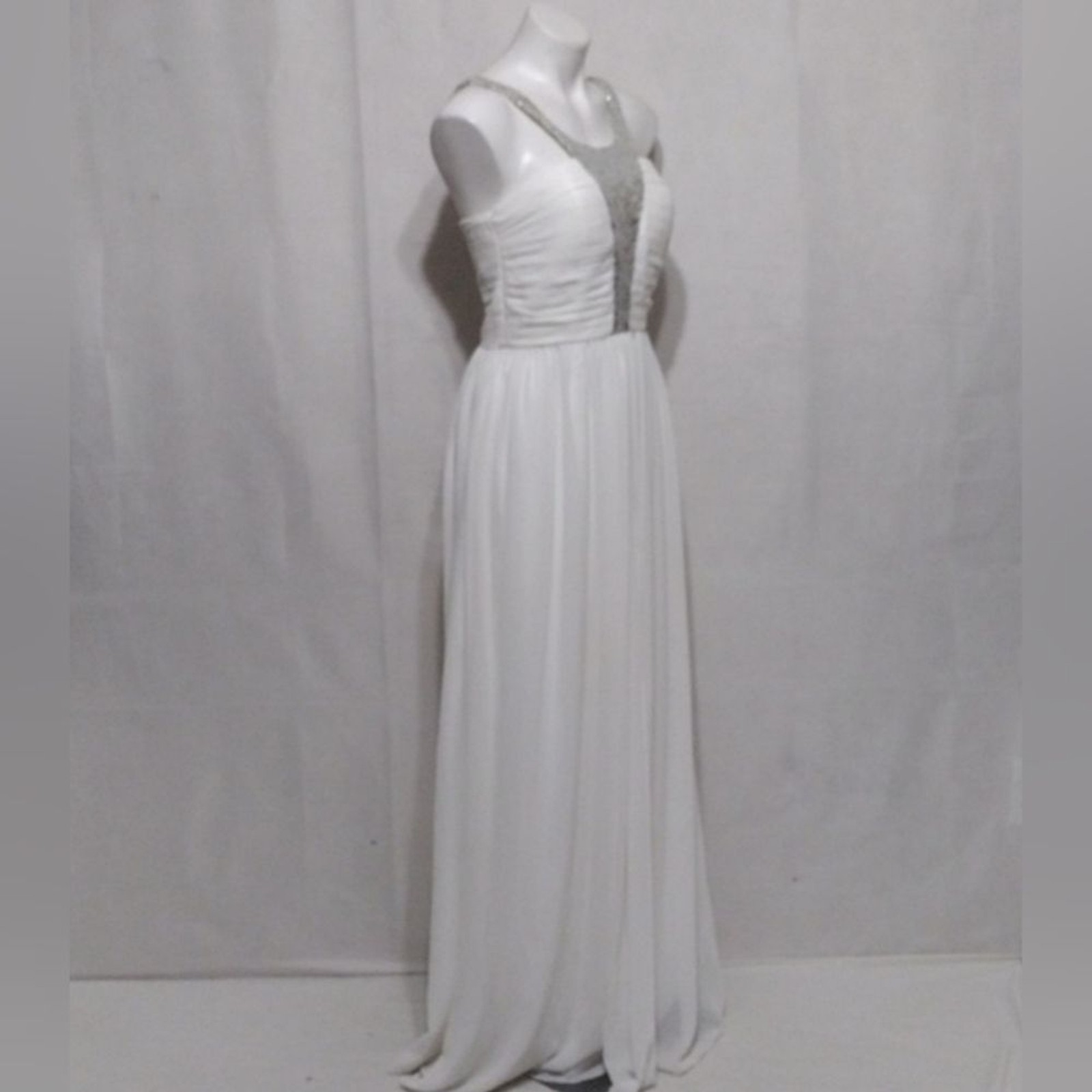 A. Drea White Chiffon Sequin Accent A-Line Maxi Gown Formal Evening Dress Medium