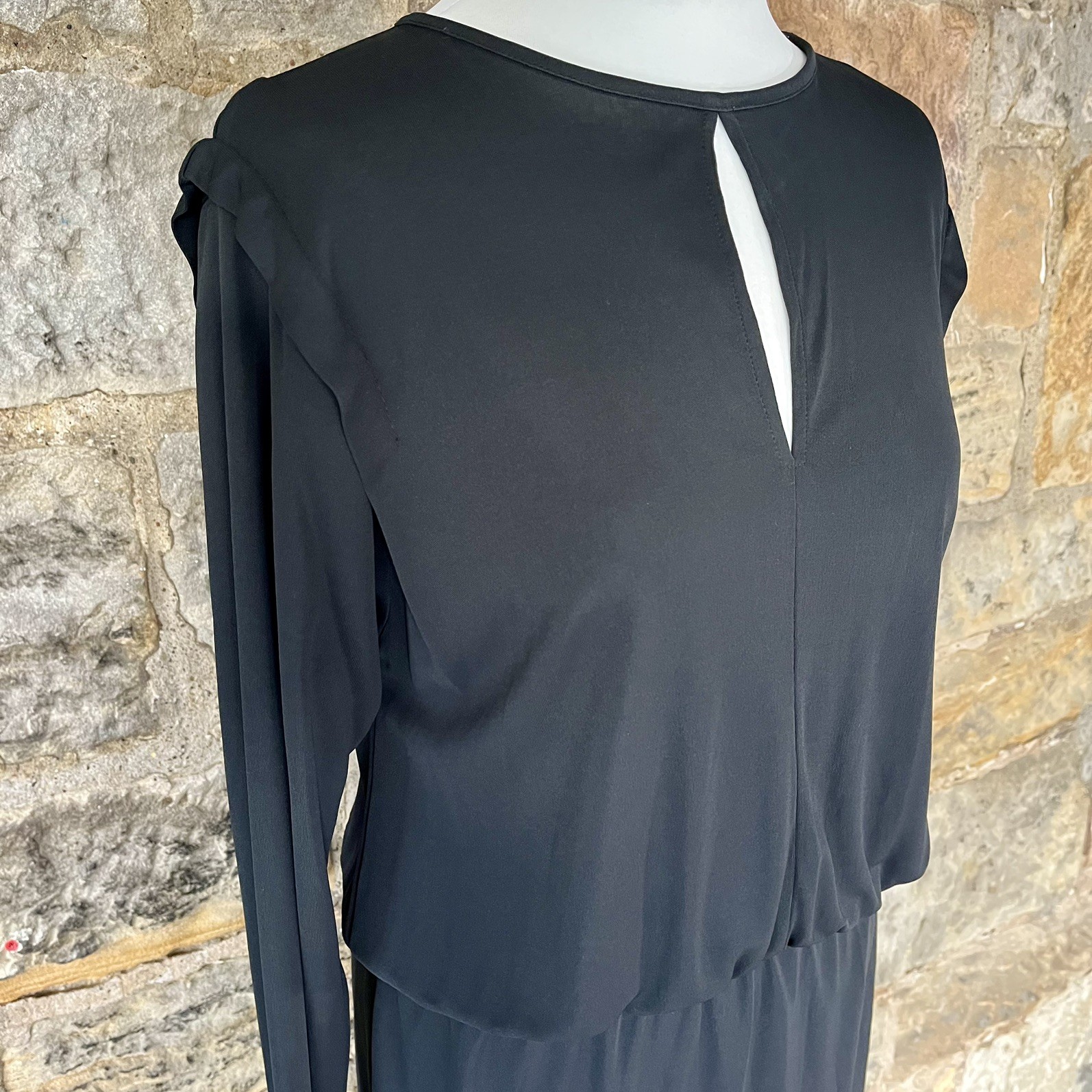Filippa K Keyhole Neck Dress M 12 Pleat Shoulder Knee Length Long Sleeve Black