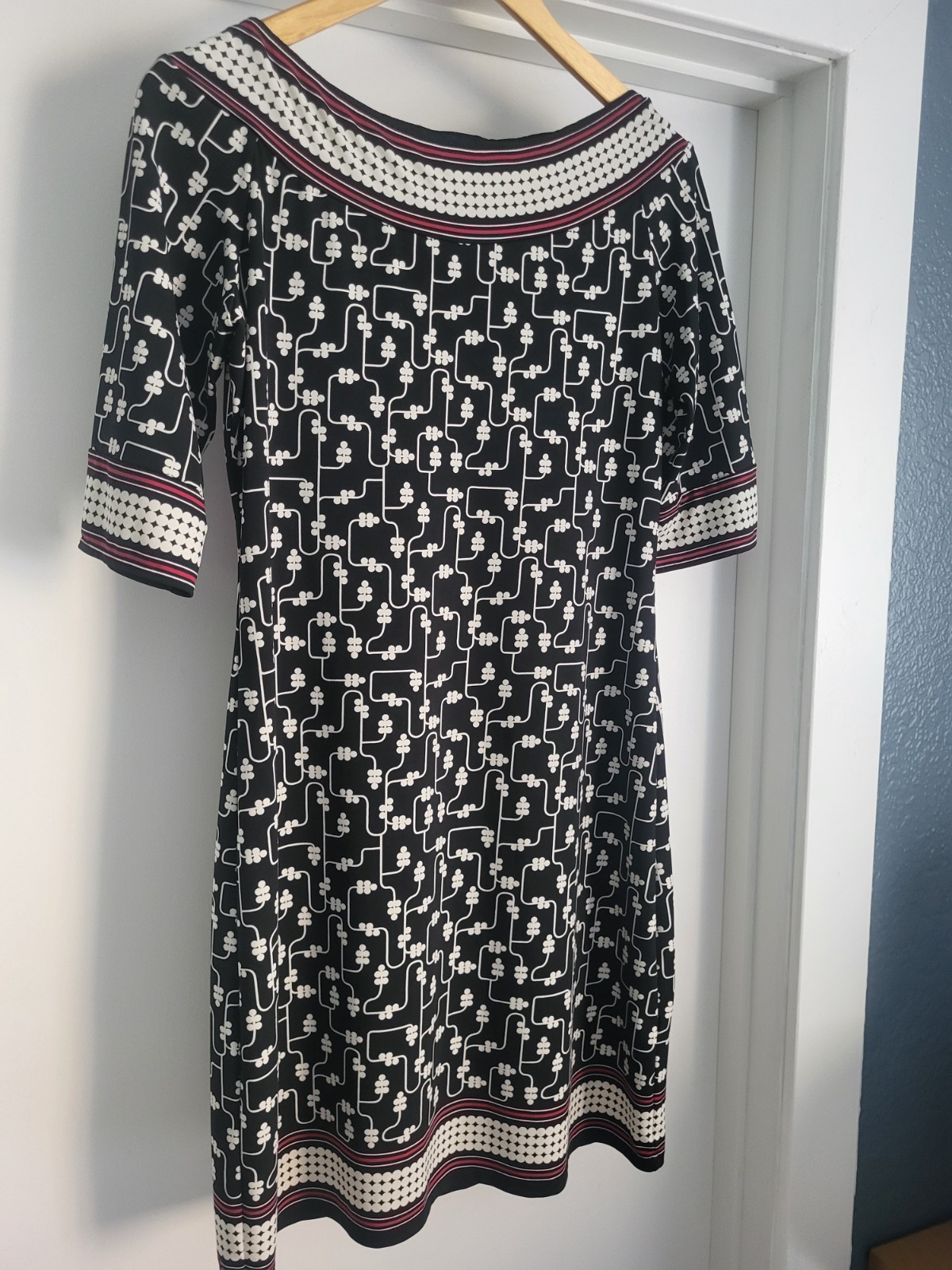 Max Edition Geometric Half Sleeve Sheath Dress Size Medium Lightweight Stretch