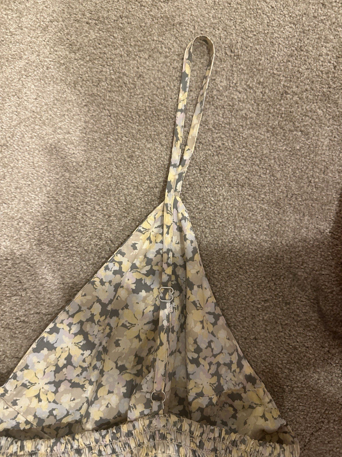 Universal Thread Womens 1X Beige Blue White Floral Smocked V-Neck Maxi Dress