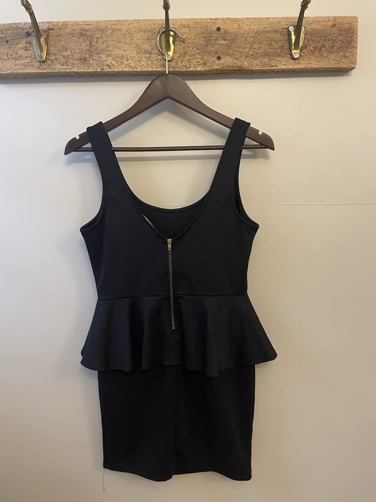 Ambiance Apparel Black Solid Bodycon Peplum Dress Scoop Neck Zip Front L
