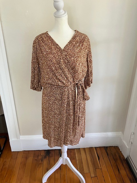 Garnet Hill Womens Hazel Crepe Wrap Dress Sz 8 Dune Texture Print Brown Tan