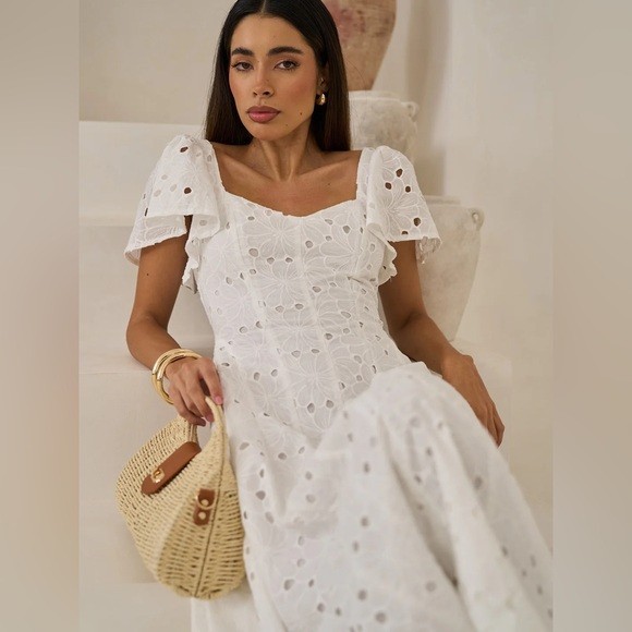 NWT Size MP – Extro&Vert Ada Flutter-Sleeve Broderie Midi Dress