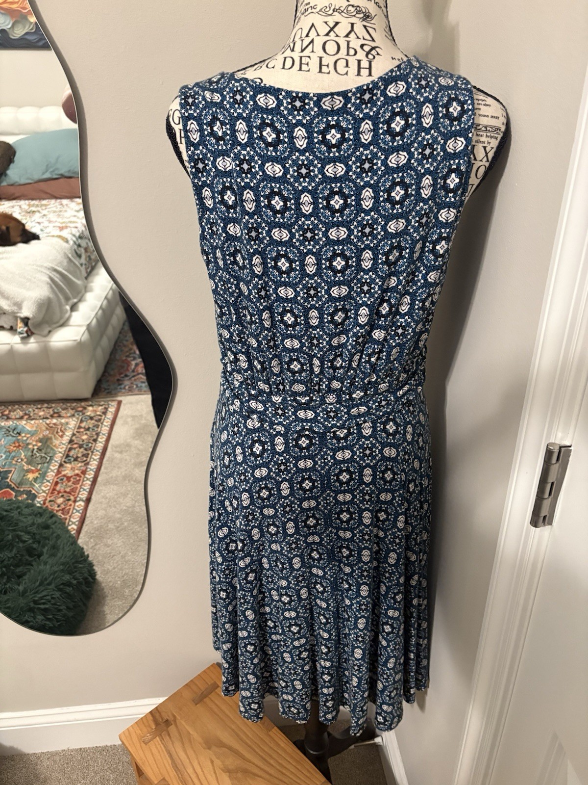 Cynthia Rowley Blue/White Floral V-Neck Sleeveless Knee Dress L