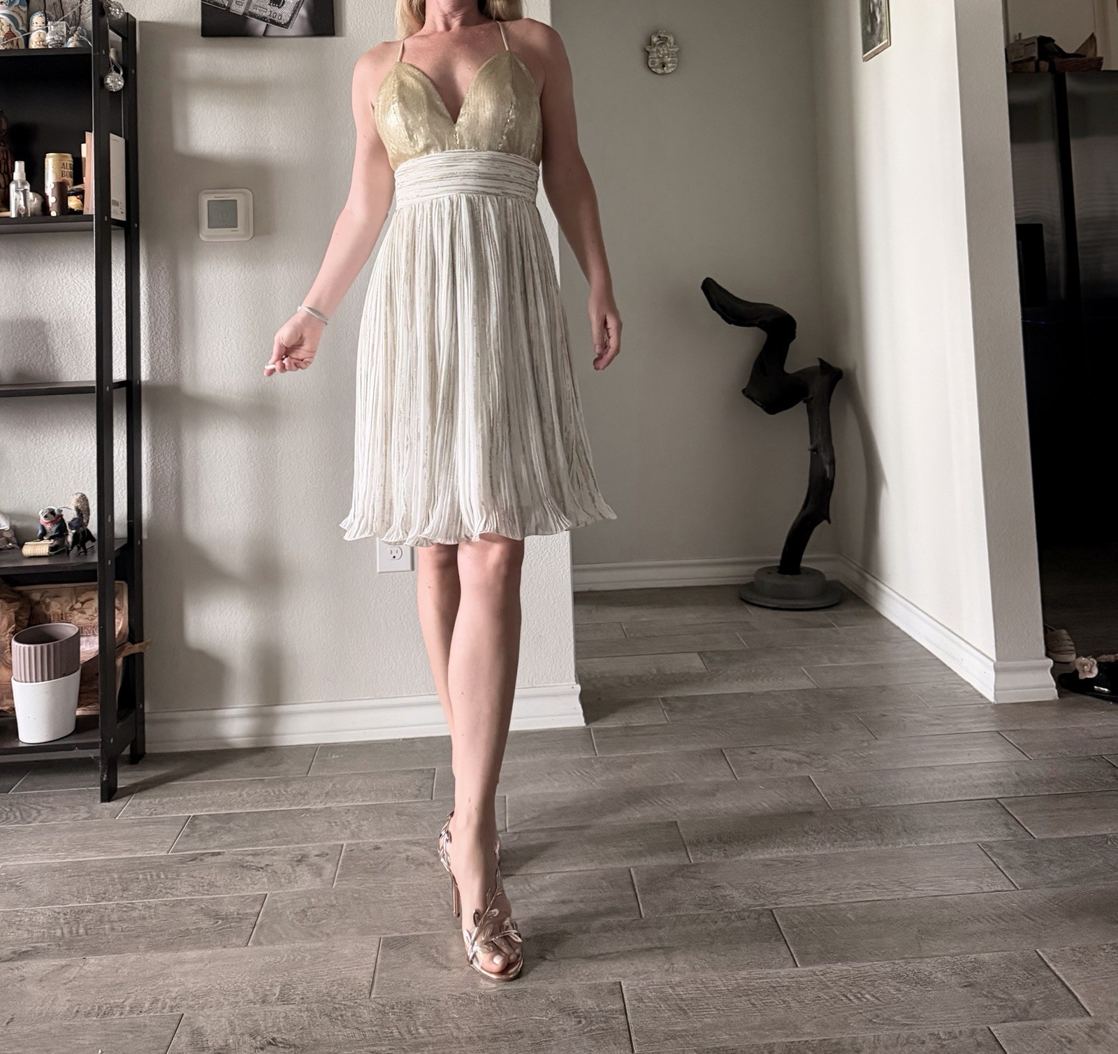 Women’s Ivory/Gold Solid Pleated V-Neck Backless A-Line Dress, size S