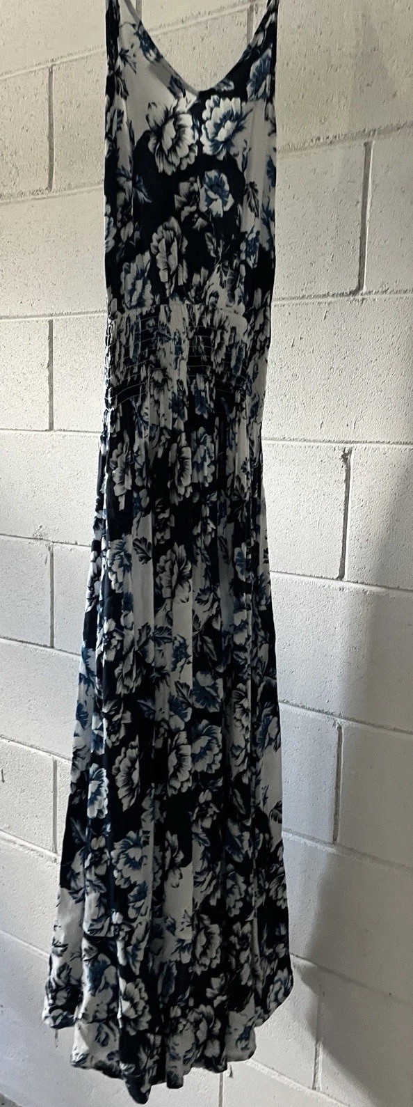 VICI Large Floral Maxi Dress Spaghetti Strap Flare Open Bottom