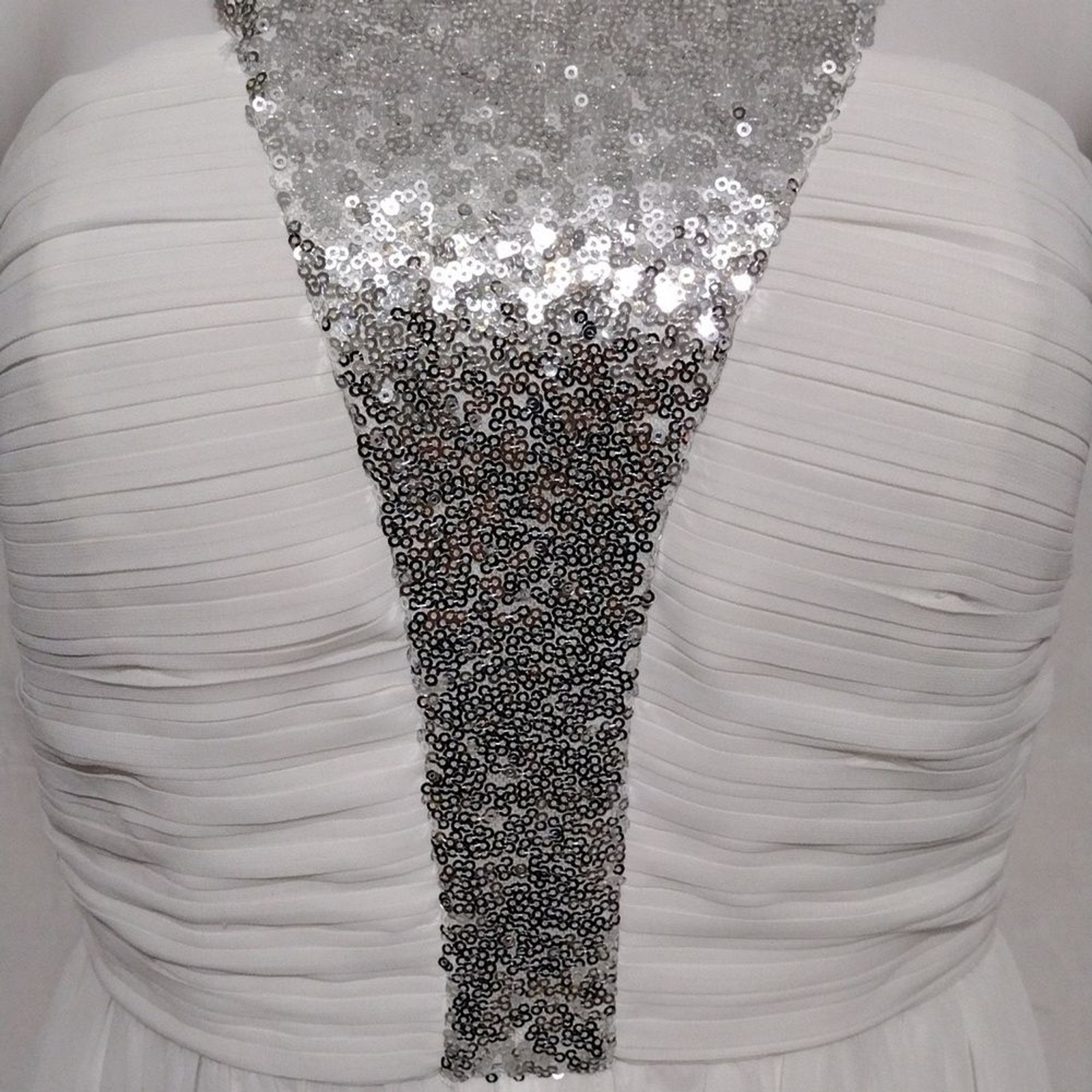 A. Drea White Chiffon Sequin Accent A-Line Maxi Gown Formal Evening Dress Medium