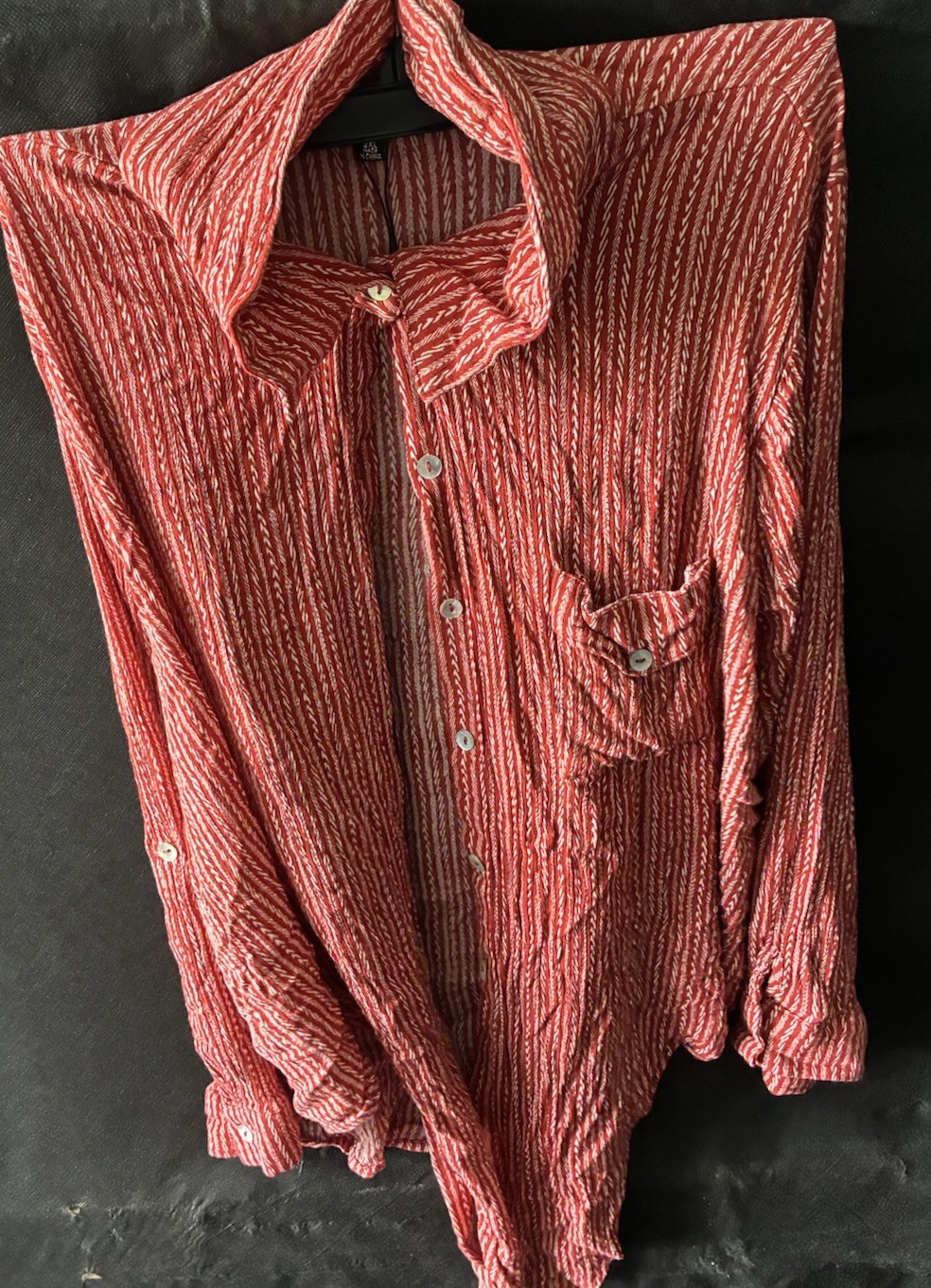 red and white striped button-up shirt features a textured waffle-knit fabric 3xL