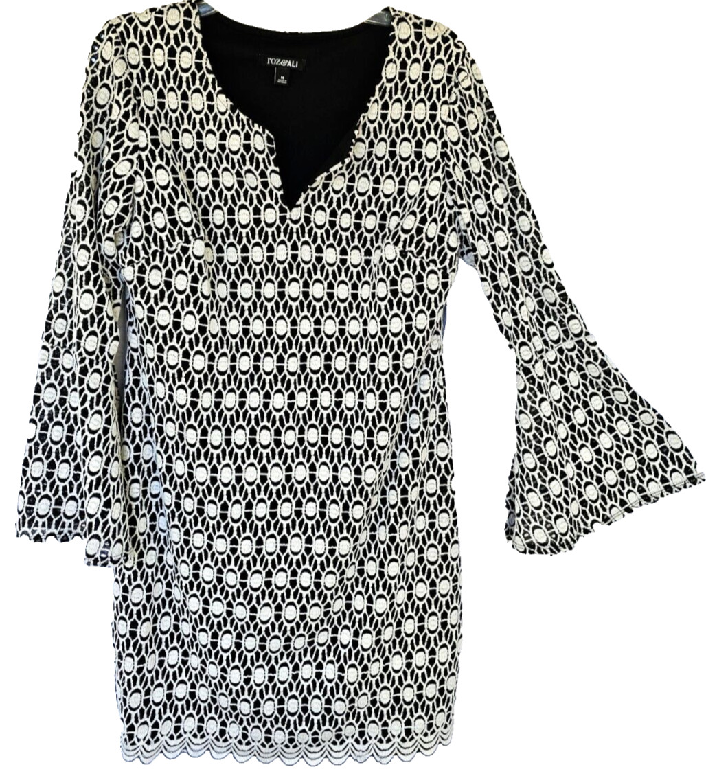 Roz Ali Dress Womens Size Medium Black White Overlay Shift Bell Sleeves LS NWT