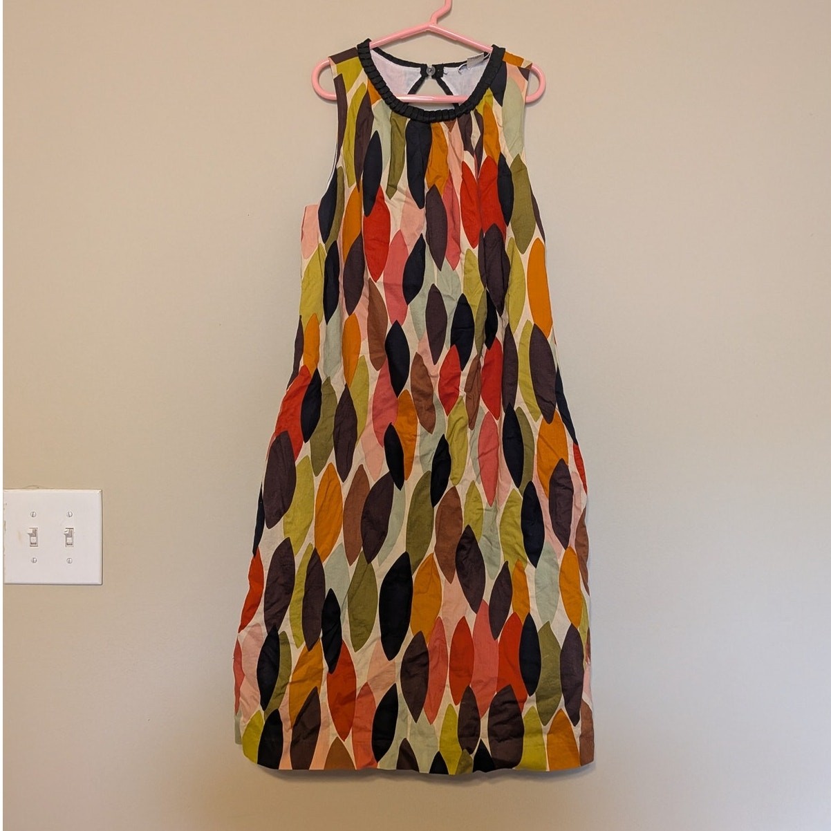 Harold’s Retro Indie Dress With Leaf Pattern Design And Scoop Neckline